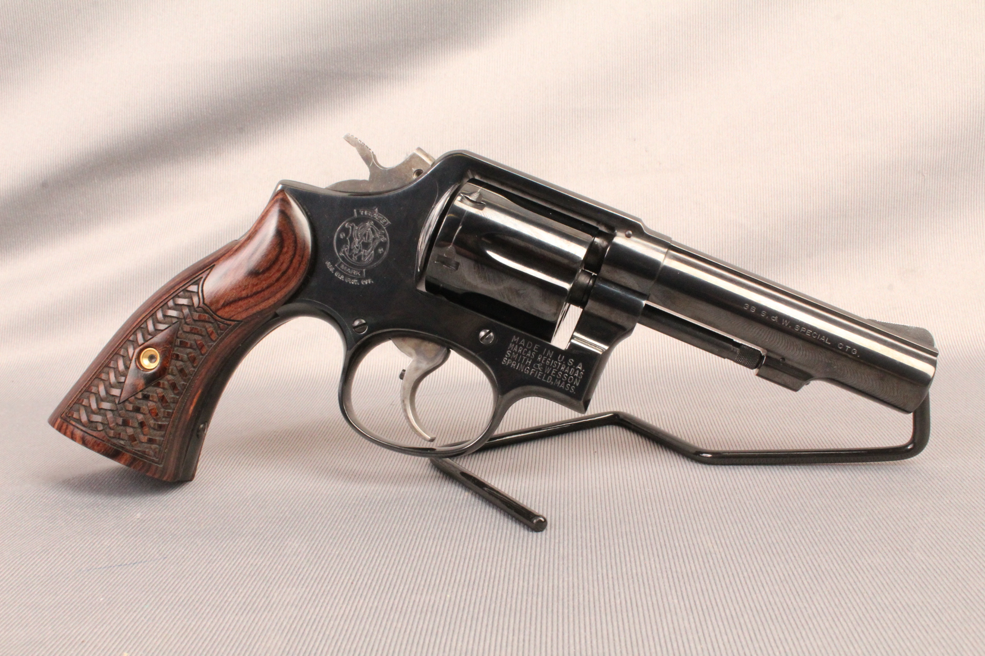 Smith & Wesson ~ 10-5 ~ .38 S&W Special - Bass Pro Shops