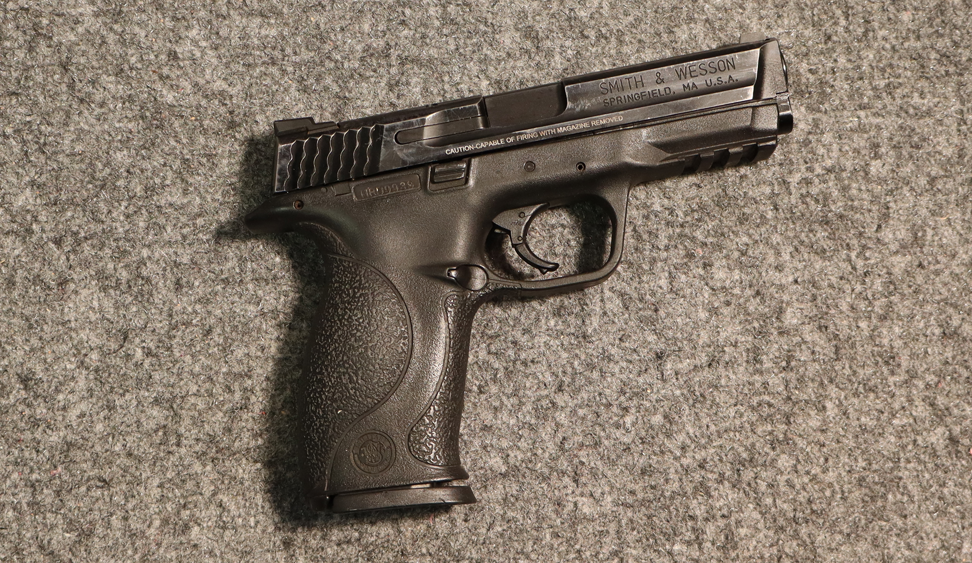 Image of Smith & Wesson & M&P 40 ~ .40 S&W (4740096)