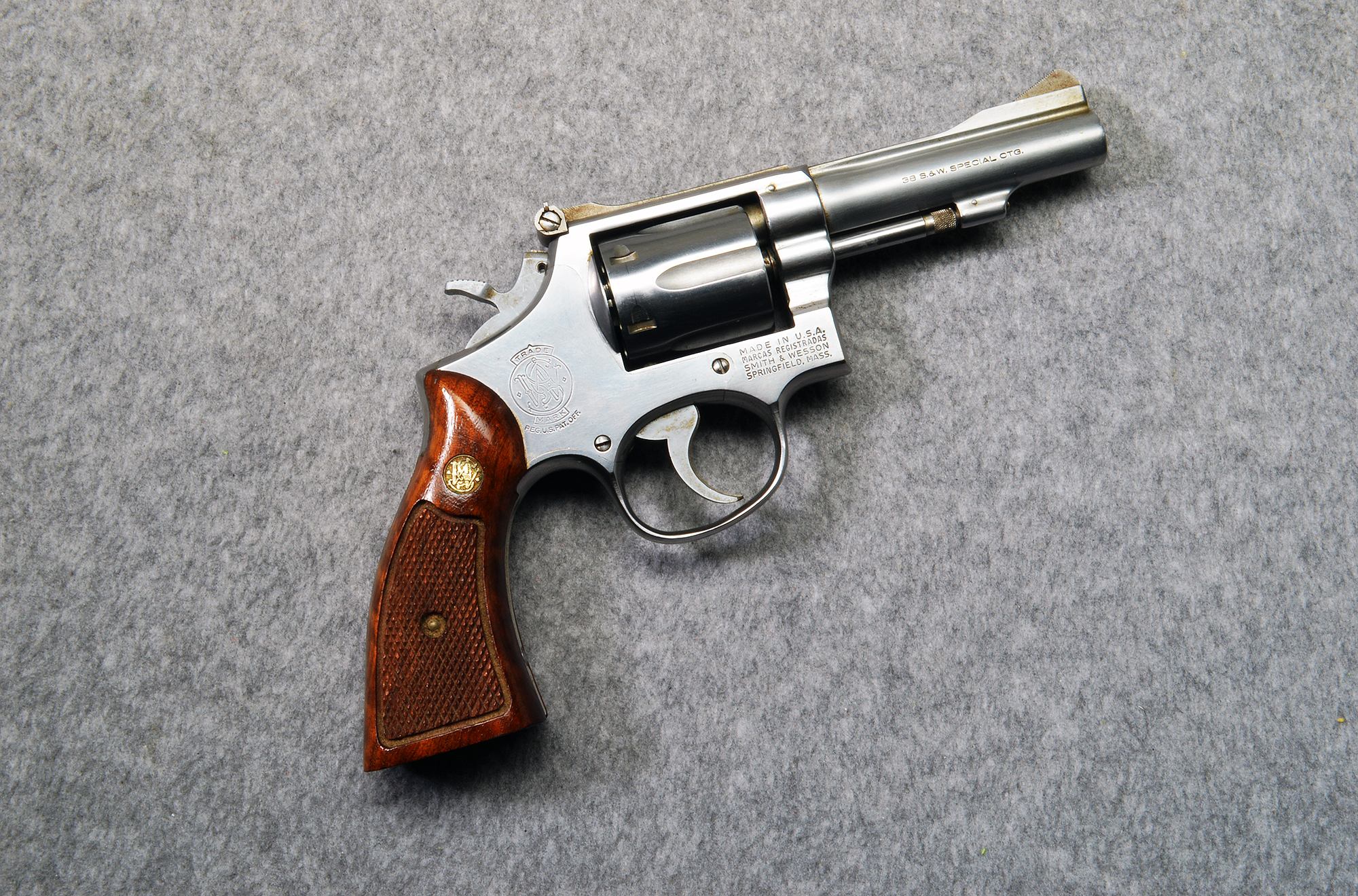 Smith and Wesson ~ Model 67 ~ .38 S&W Special - Bass Pro Shops