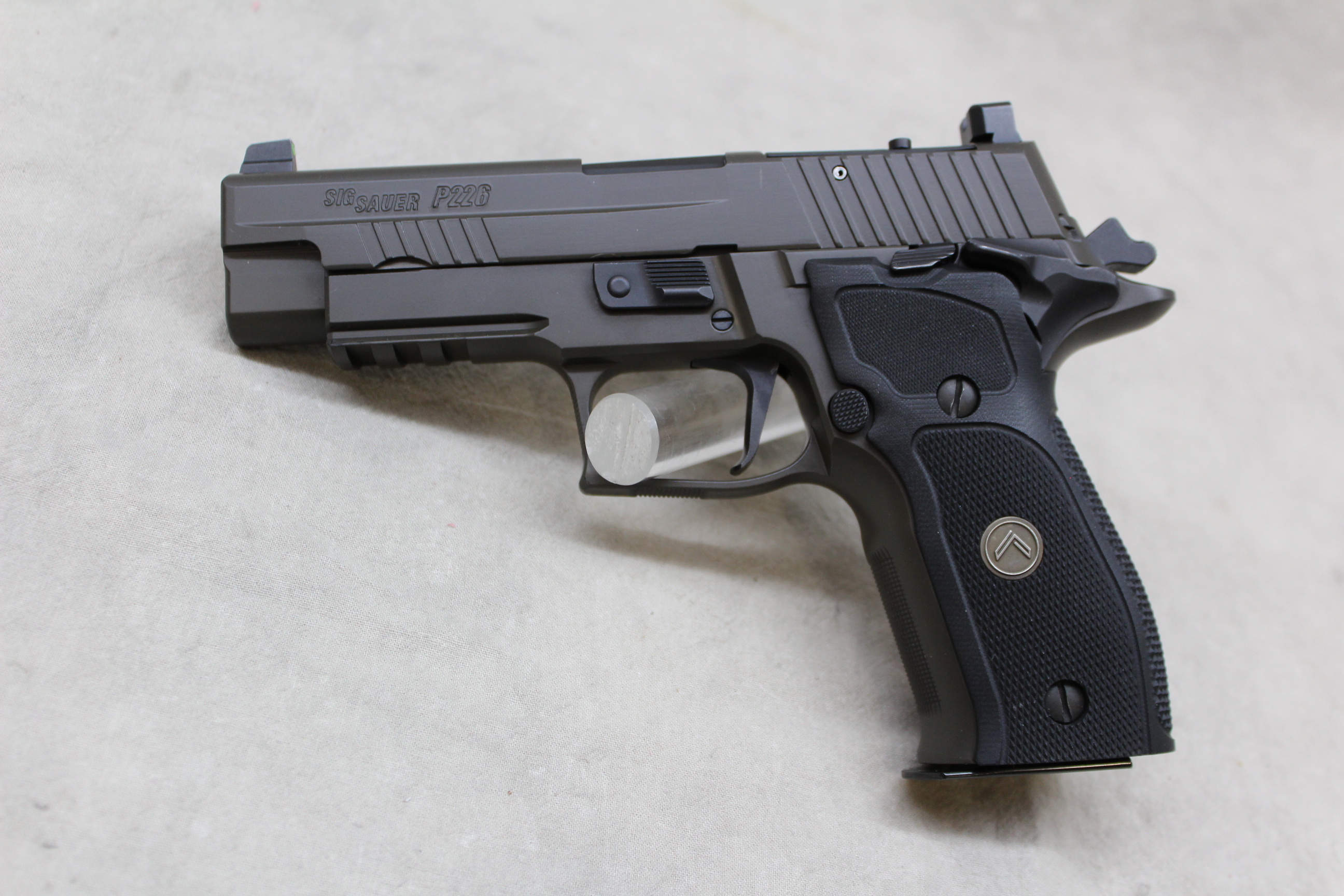 Sig Sauer P226 ~9mm Luger~ - Bass Pro Shops