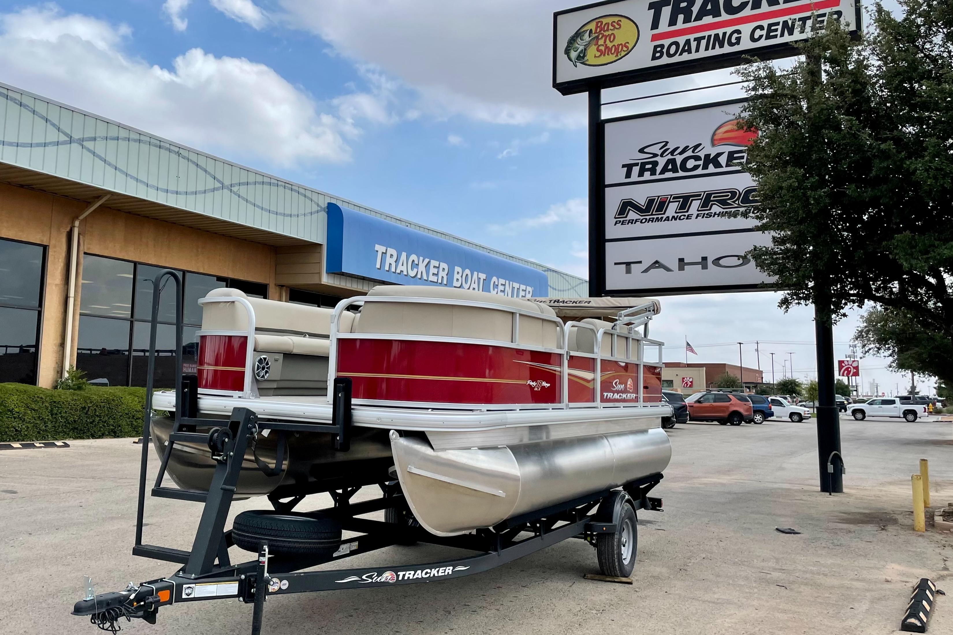 Image of 2024 SUN TRACKER PARTY BARGE 18 DLX
