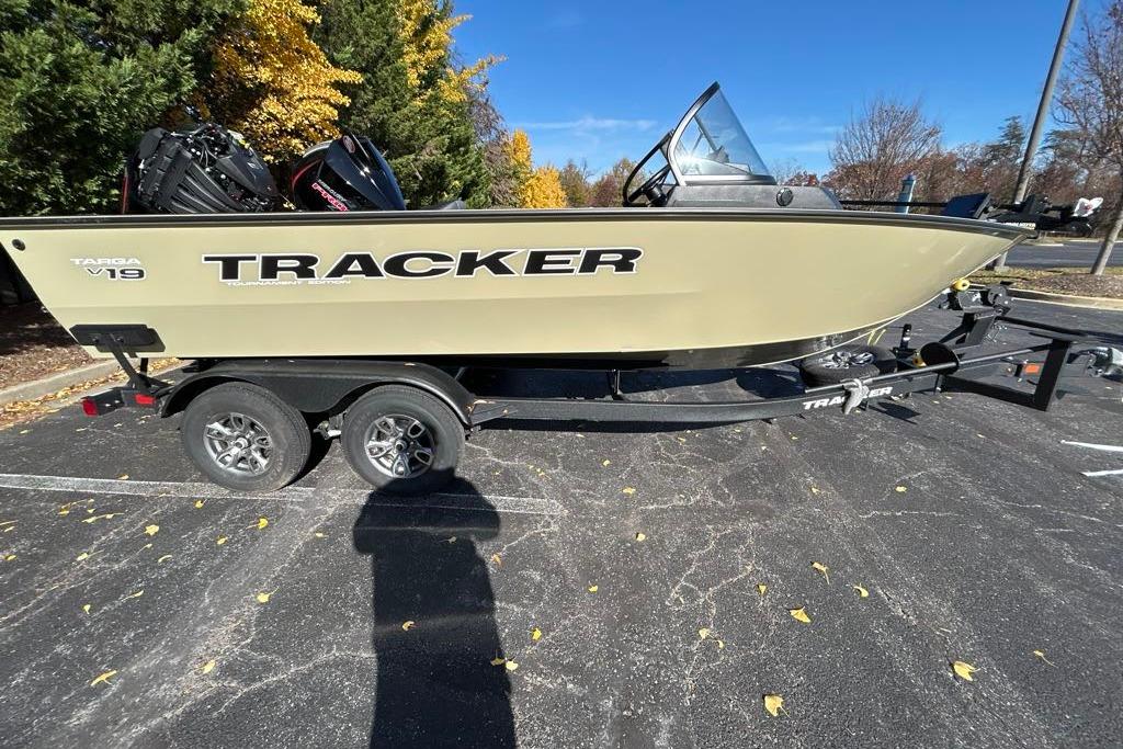 Image of 2026 TRACKER TARGA V-19 COMBO