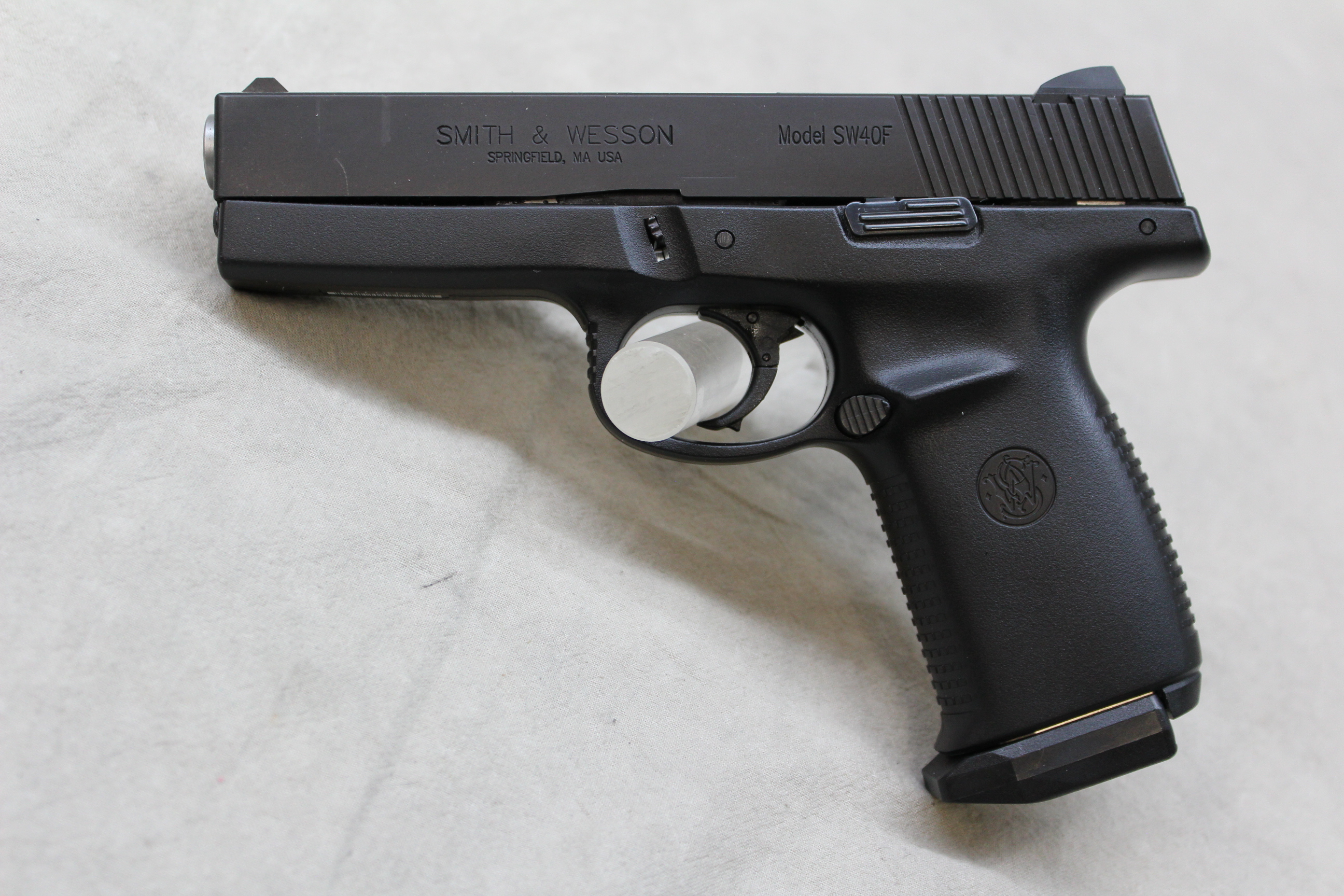 Smith & Wesson SW40F ~.40 S&W~ - Bass Pro Shops