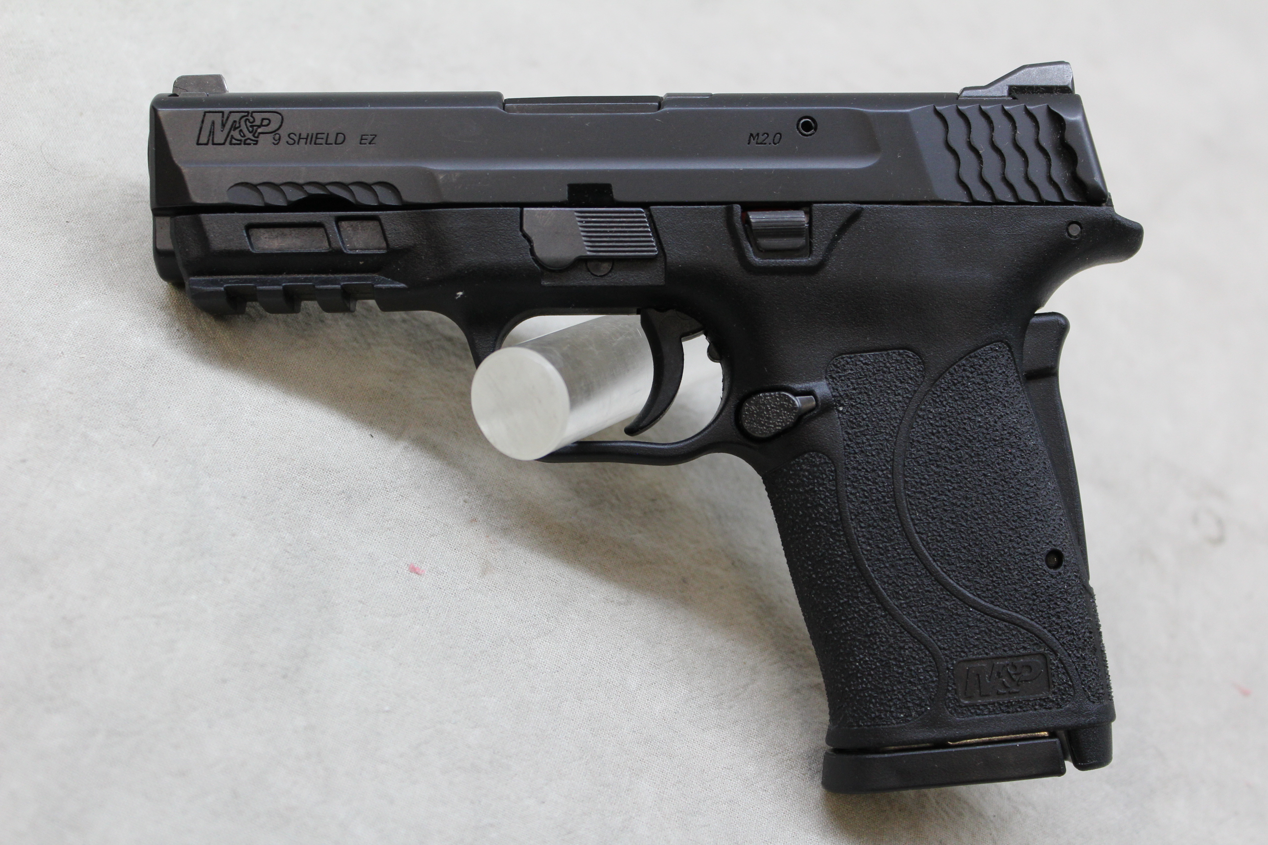 Smith & Wesson M&P 9 Shield EZ ~9mm Luger~ - Bass Pro Shops