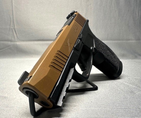 Sig Sauer P365 X-Macro (SnakeBite) 9mm - Bass Pro Shops