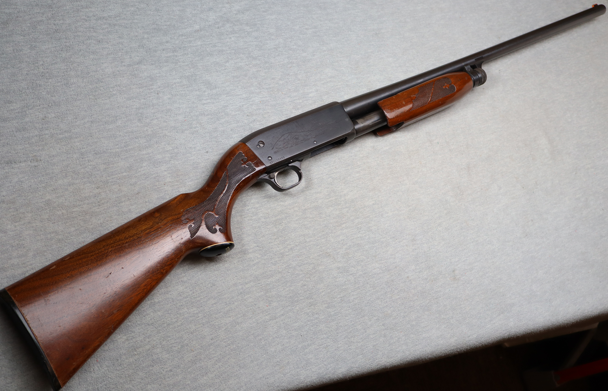 Ithaca ~ Model 37 Featherlight ~ 12 Gauge - Bass Pro Shops