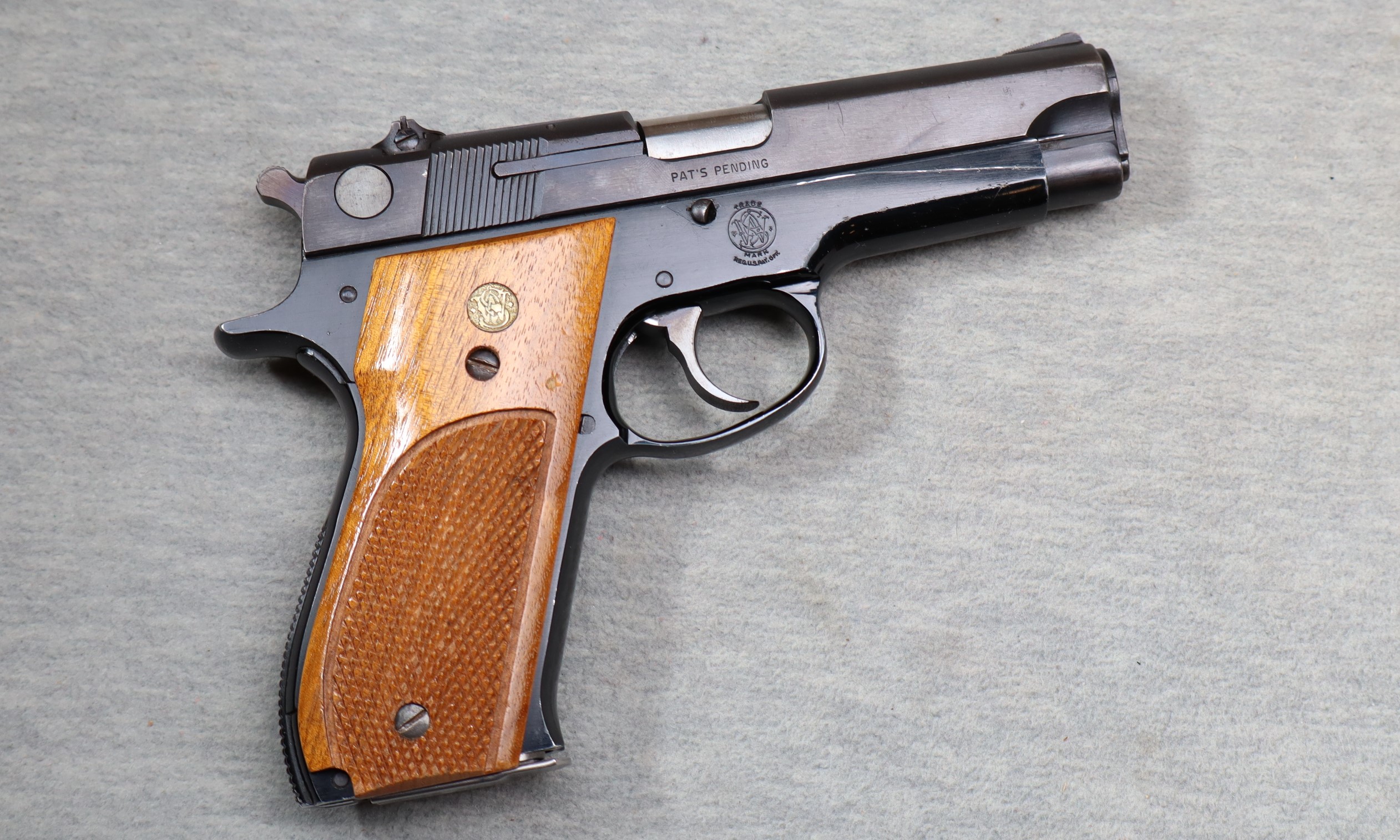 Smith &Wesson ~ Model 39-2 ~ 9mm Luger - Smith & Wesson