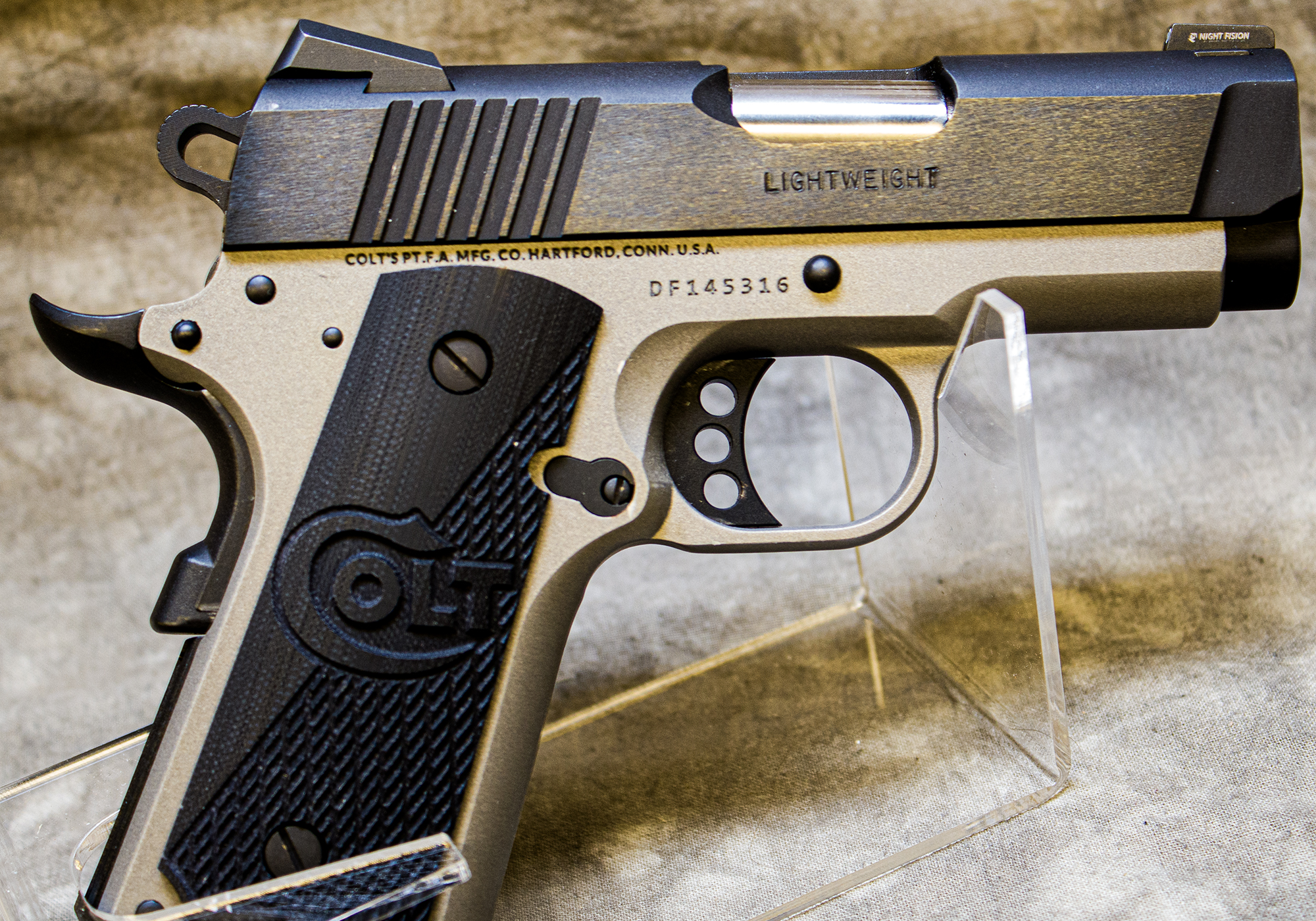Image of COLT LIGHTWEIGHT DEFENDER