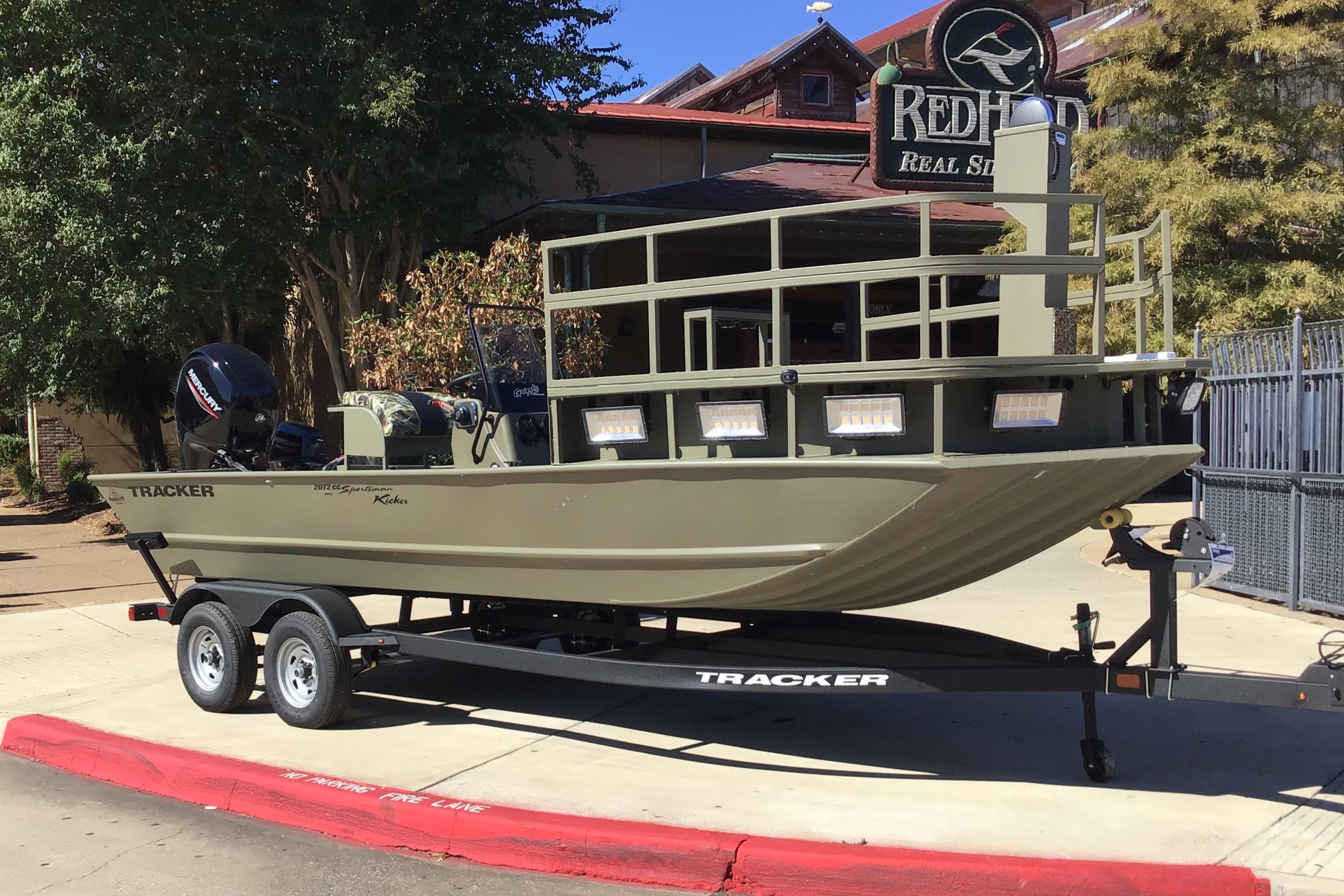 Image of 2025 TRACKER GRIZZLY 2072 CC SPORTSMAN KICKER