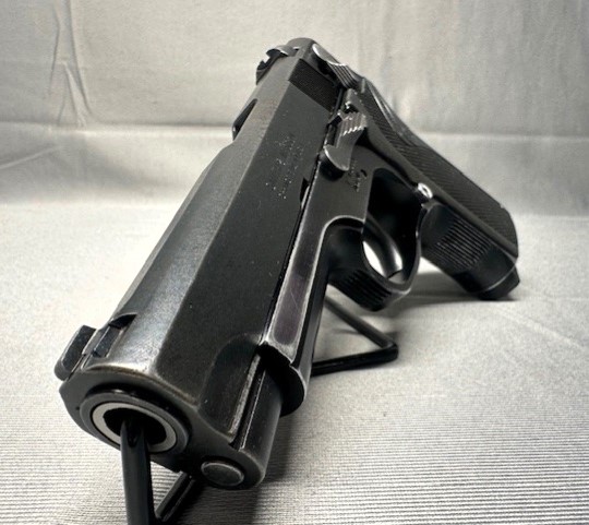 Image of Smith & Wesson Model 411 .40 S&W