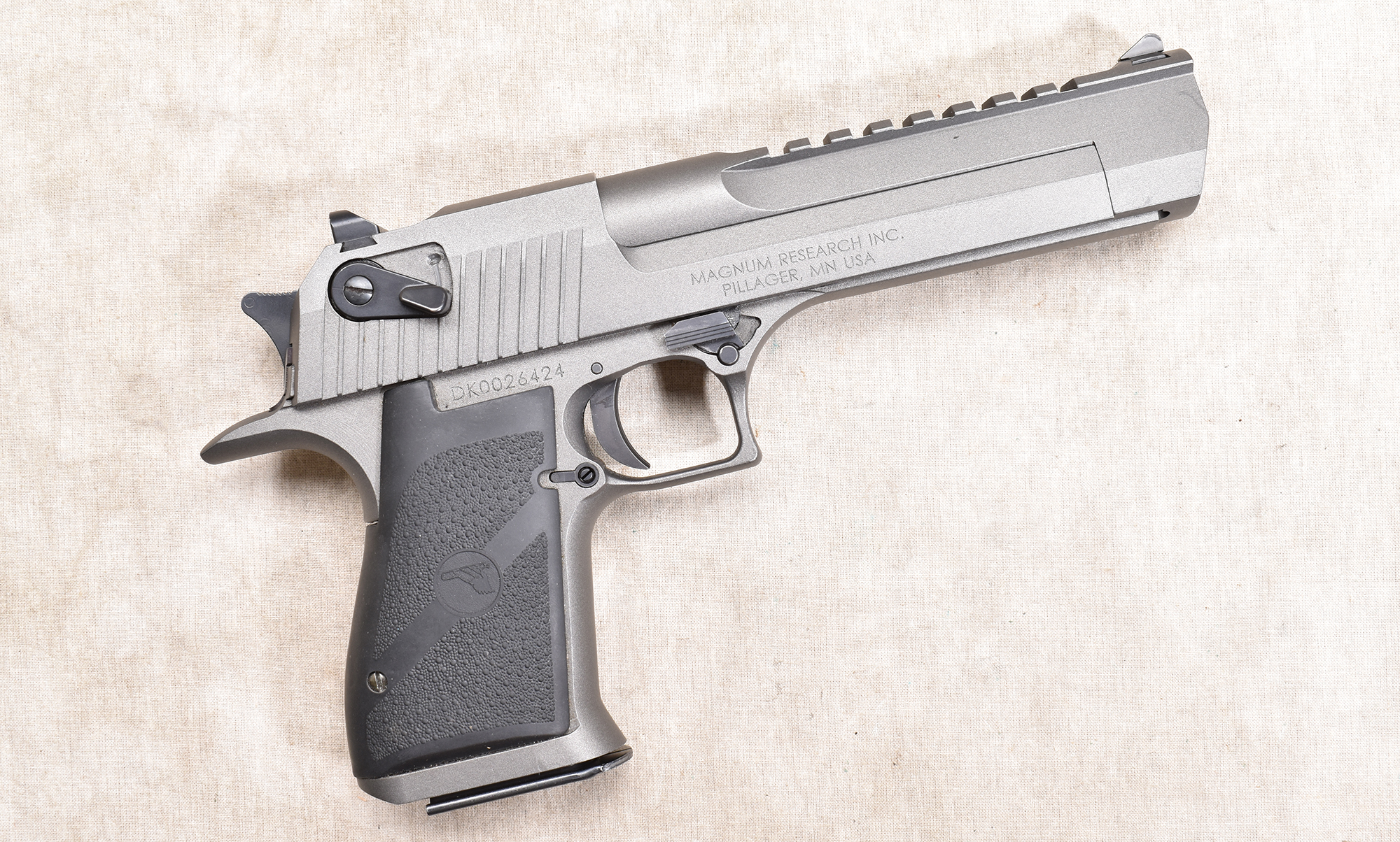 Image of MAGNUM RESEARCH ~ DESERT EAGLE ~ .44 MAGNUM