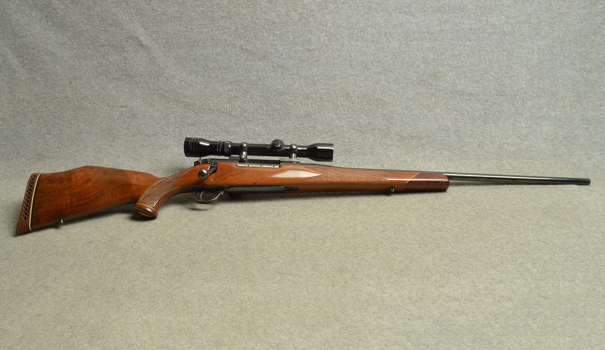 Weatherby ~ Mark V ~ .300 Wby Mag - Weatherby