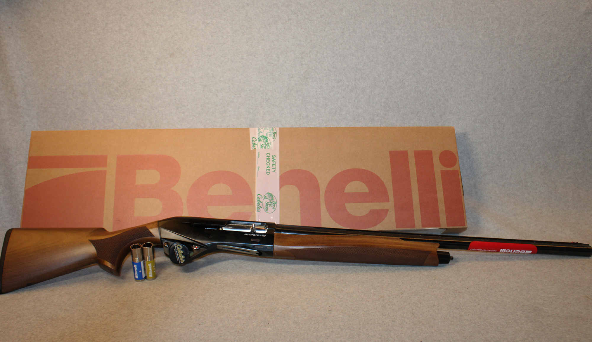 Benelli ~ Montefeltro ~ 12 Gauge - Benelli