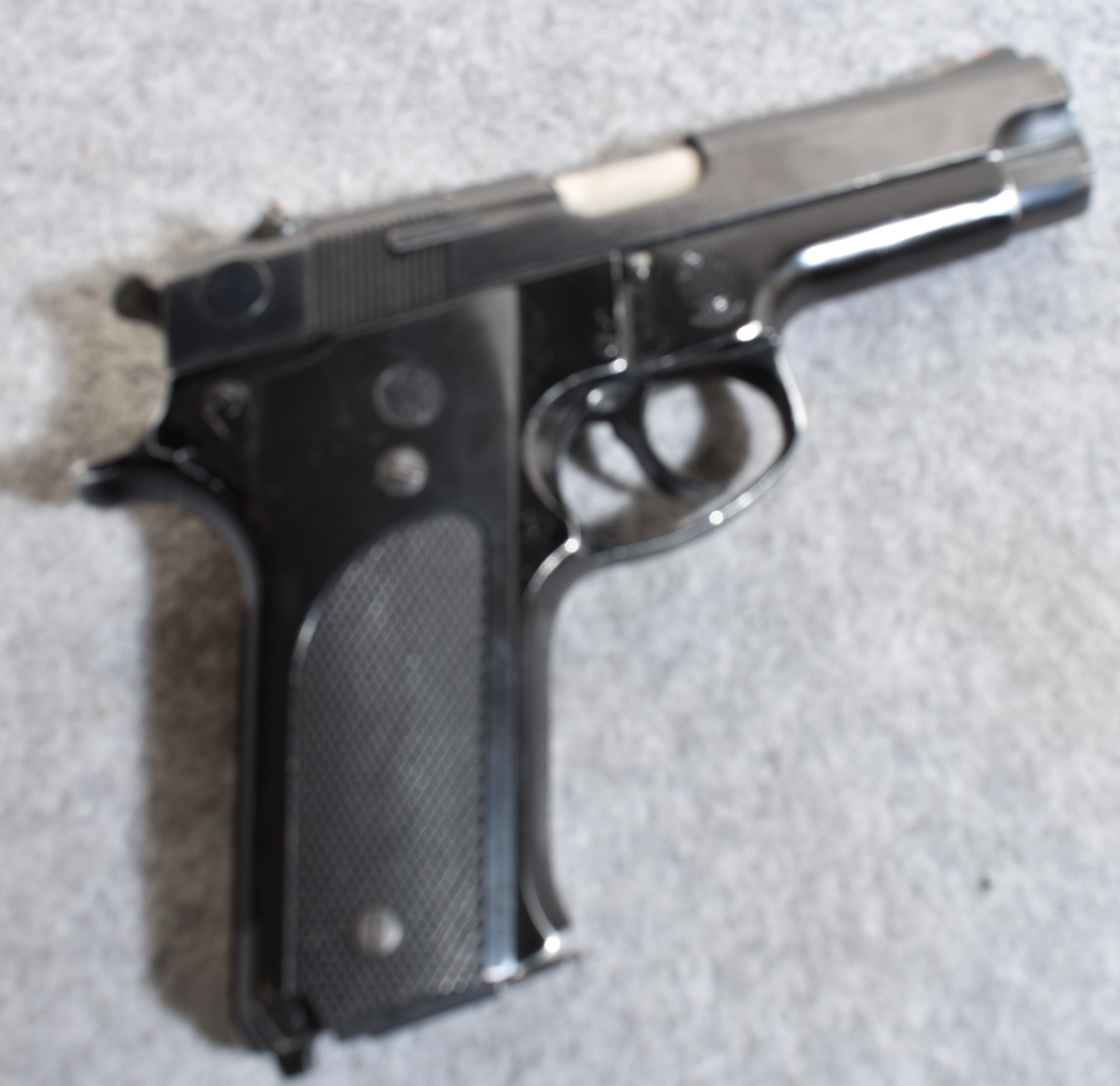 Image of Smith & Wesson 59 9MM Luger Semi-Auto Pistol