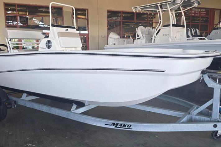 Image of 2026 MAKO PRO SKIFF 19 CC