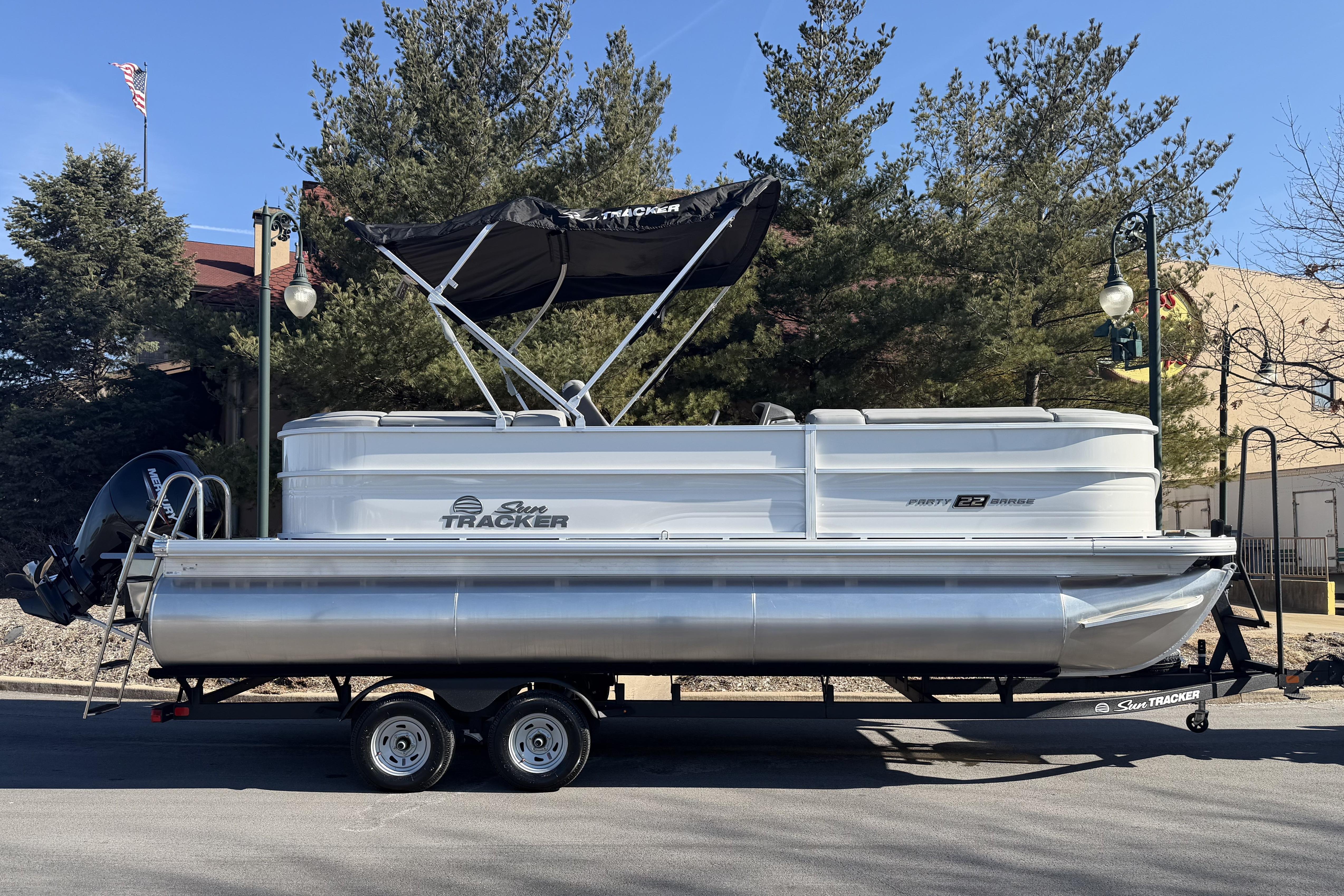 Image of 2026 SUN TRACKER PARTY BARGE 22 XP3