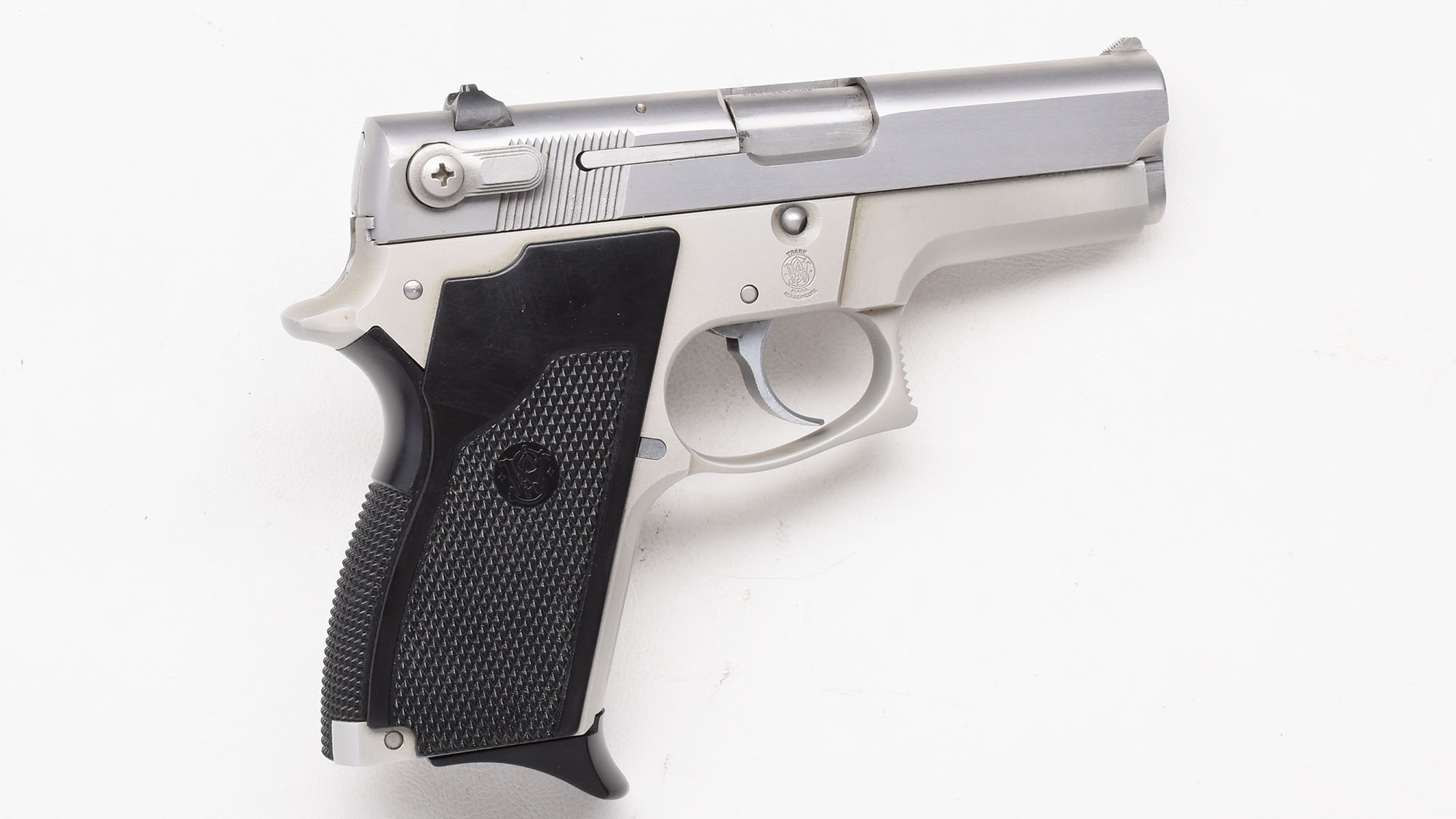 Smith & Wesson ~ Model 669 ~ 9mm Luger - Bass Pro Shops