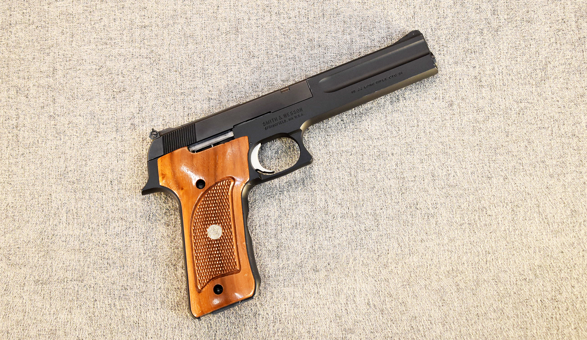 Smith & Wesson ~ Model 442 Target ~ .22 LR - Bass Pro Shops