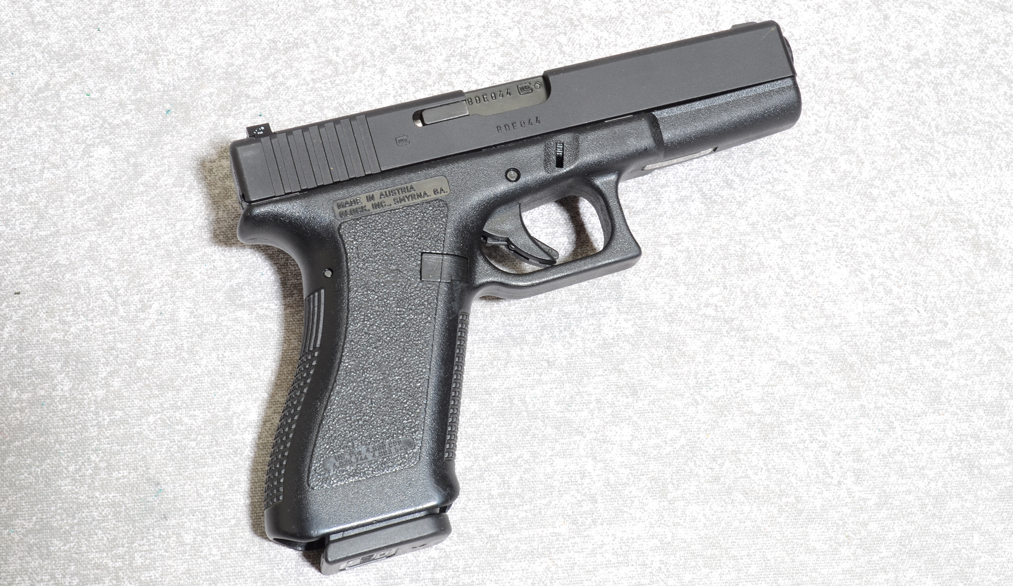 Glock 17 Gen 2 Pistol, 9mm Luger, 4.5" Barrel, 1 1/2 lbs. - Bass Pro Shops