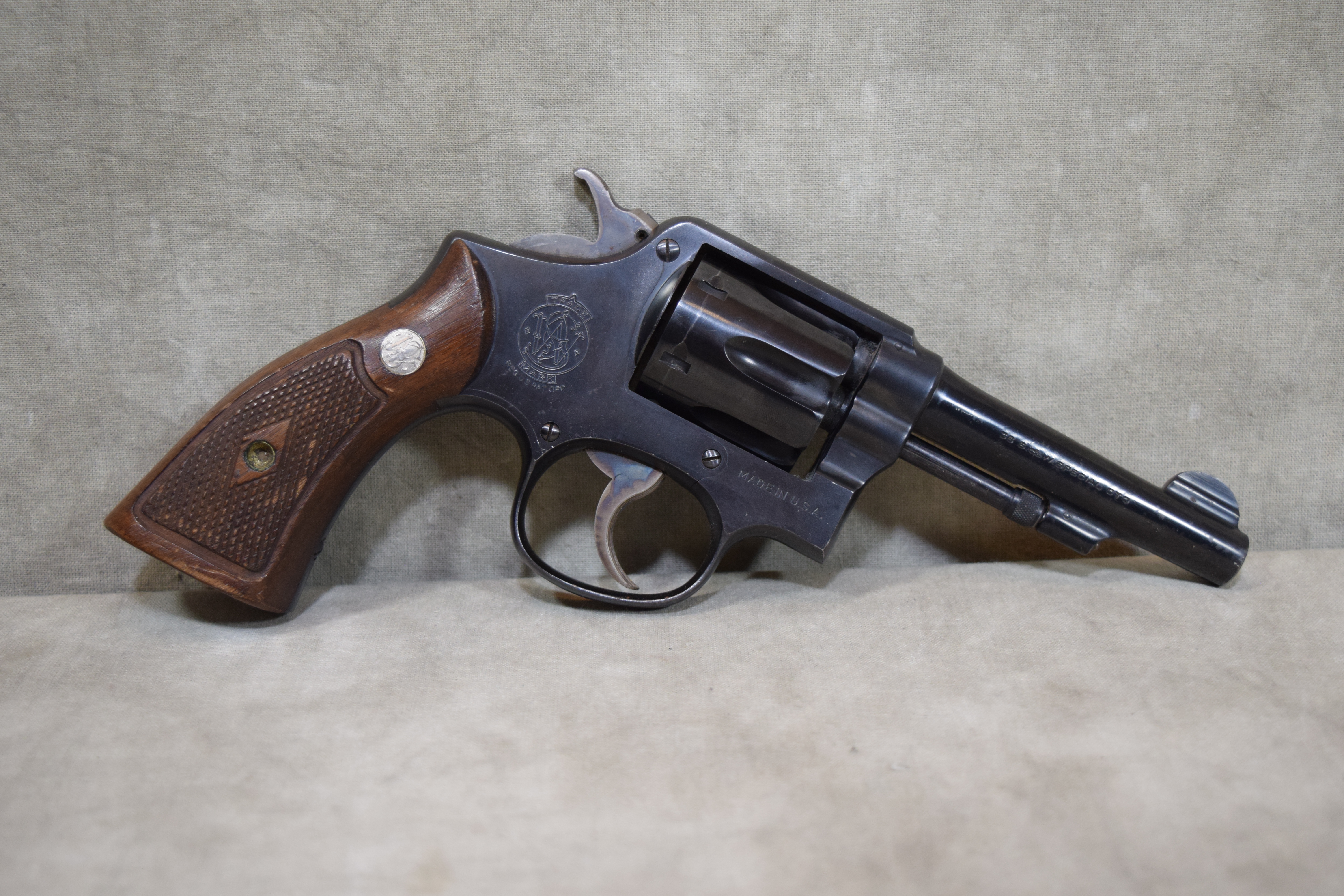 Smith & Wesson~10~.38 S&W special CTG - Bass Pro Shops