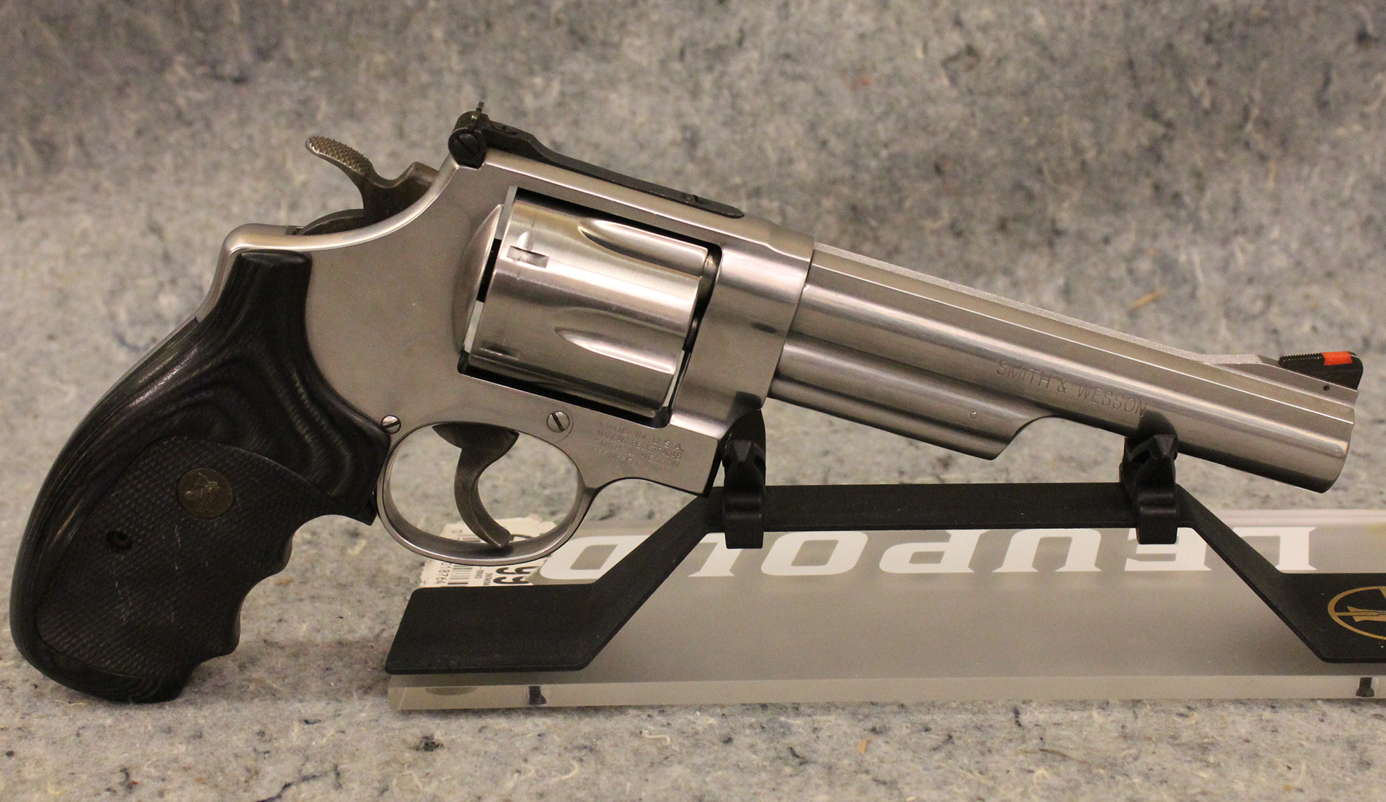 Image of Smith & Wesson ~ 629-5 ~ .44 Magnum