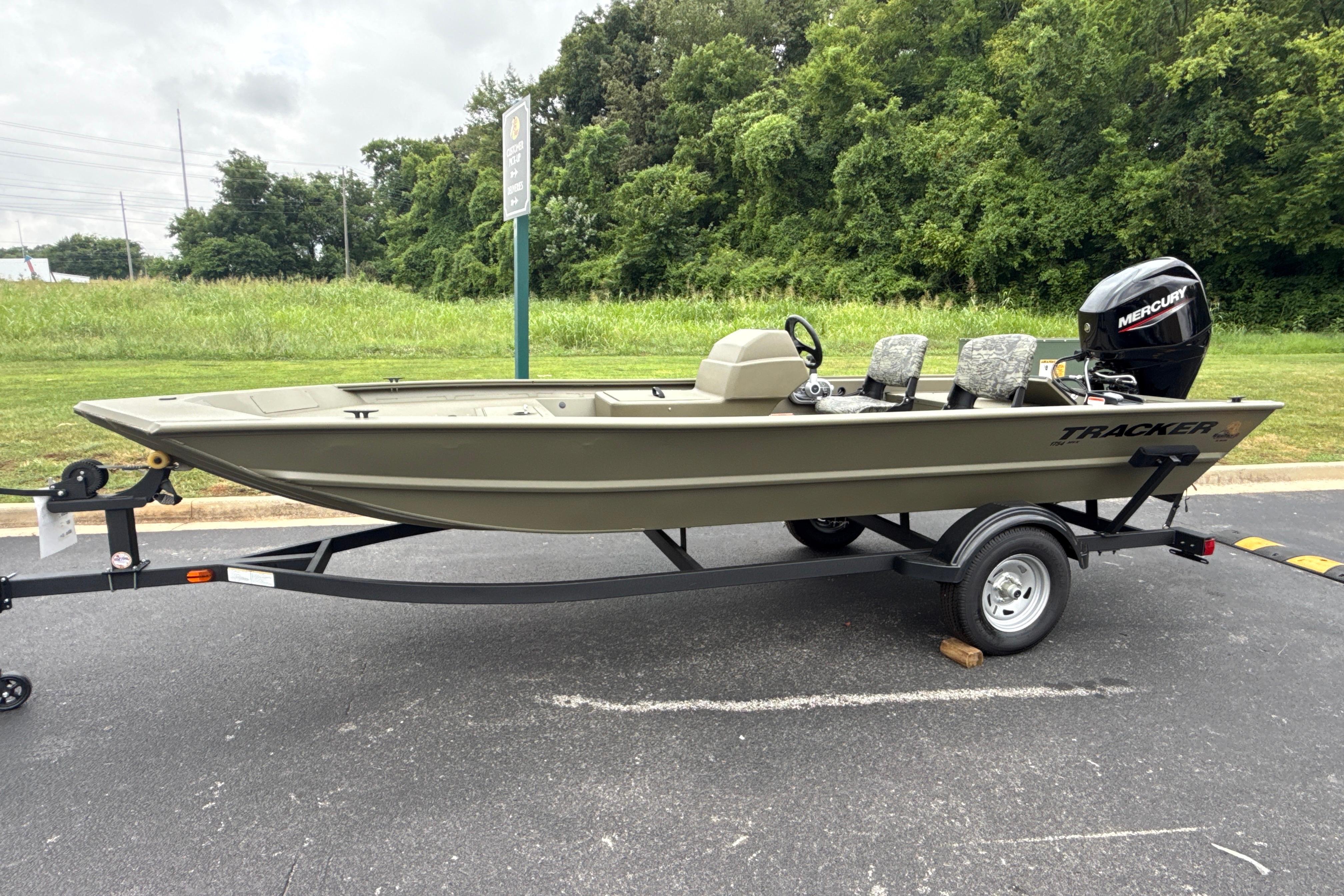 Image of 2026 TRACKER GRIZZLY 1754 SC