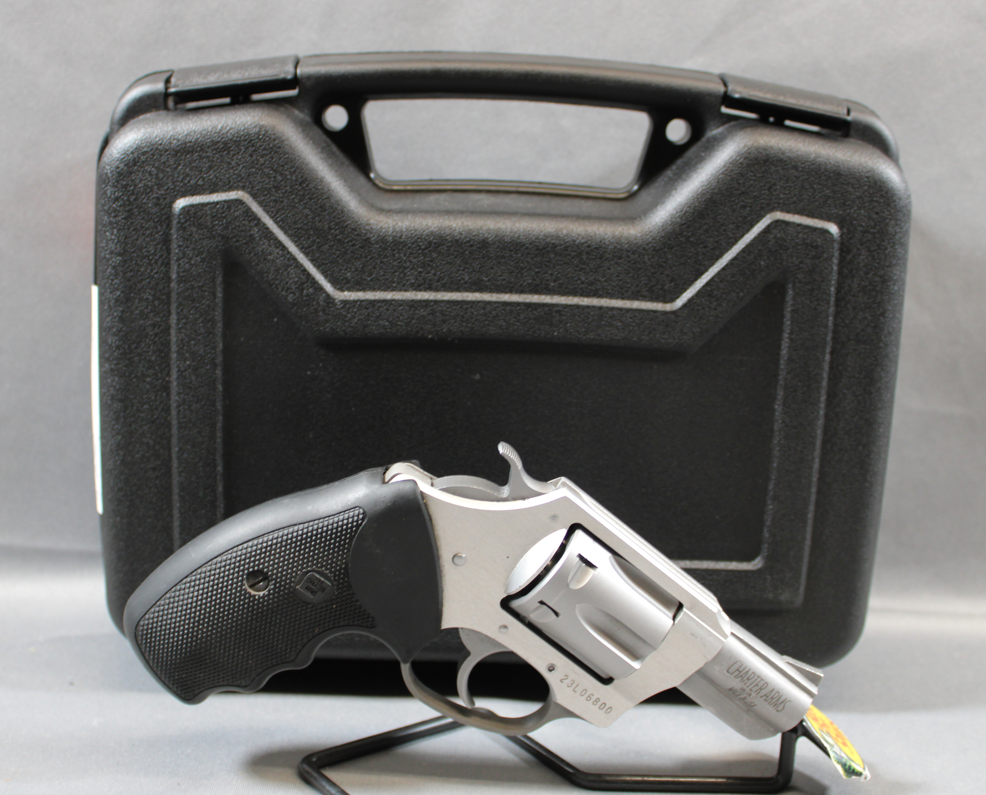 Charter Arms ~ Undercoverette ~ .32 Magnum - Bass Pro Shops