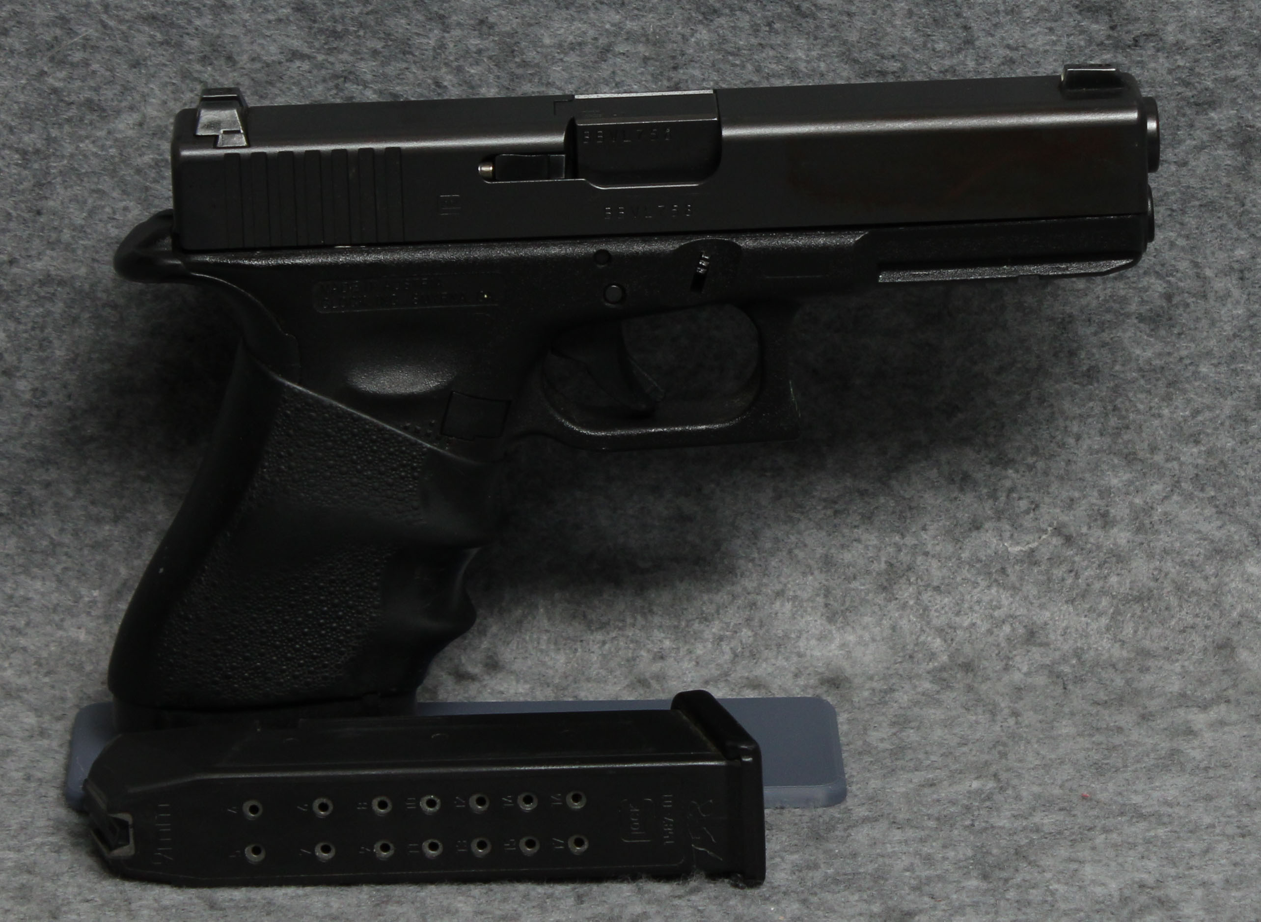 Glock ~ 17 Gen 4 ~ 9MM Luger - Glock