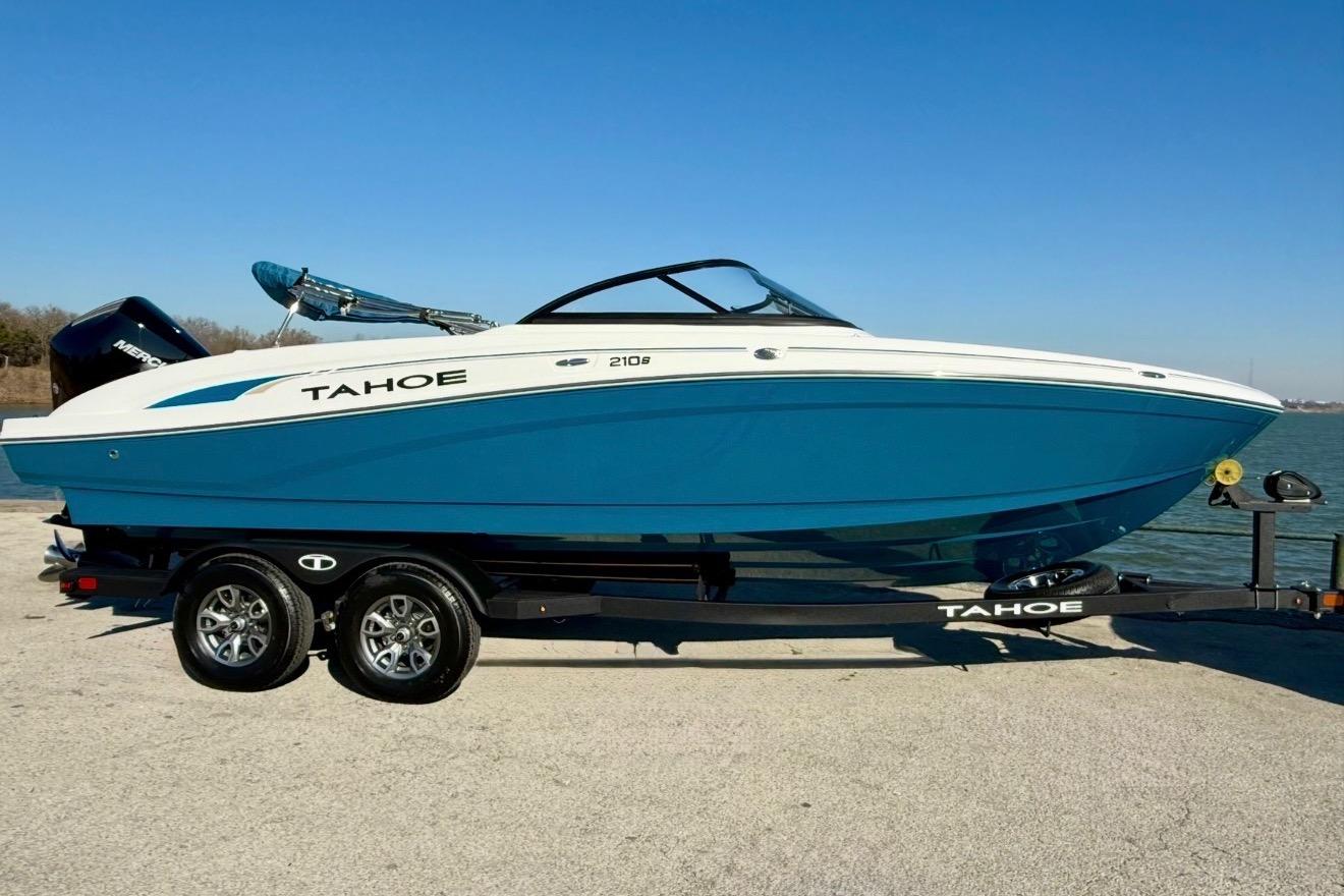 Image of 2026 TAHOE 210 S