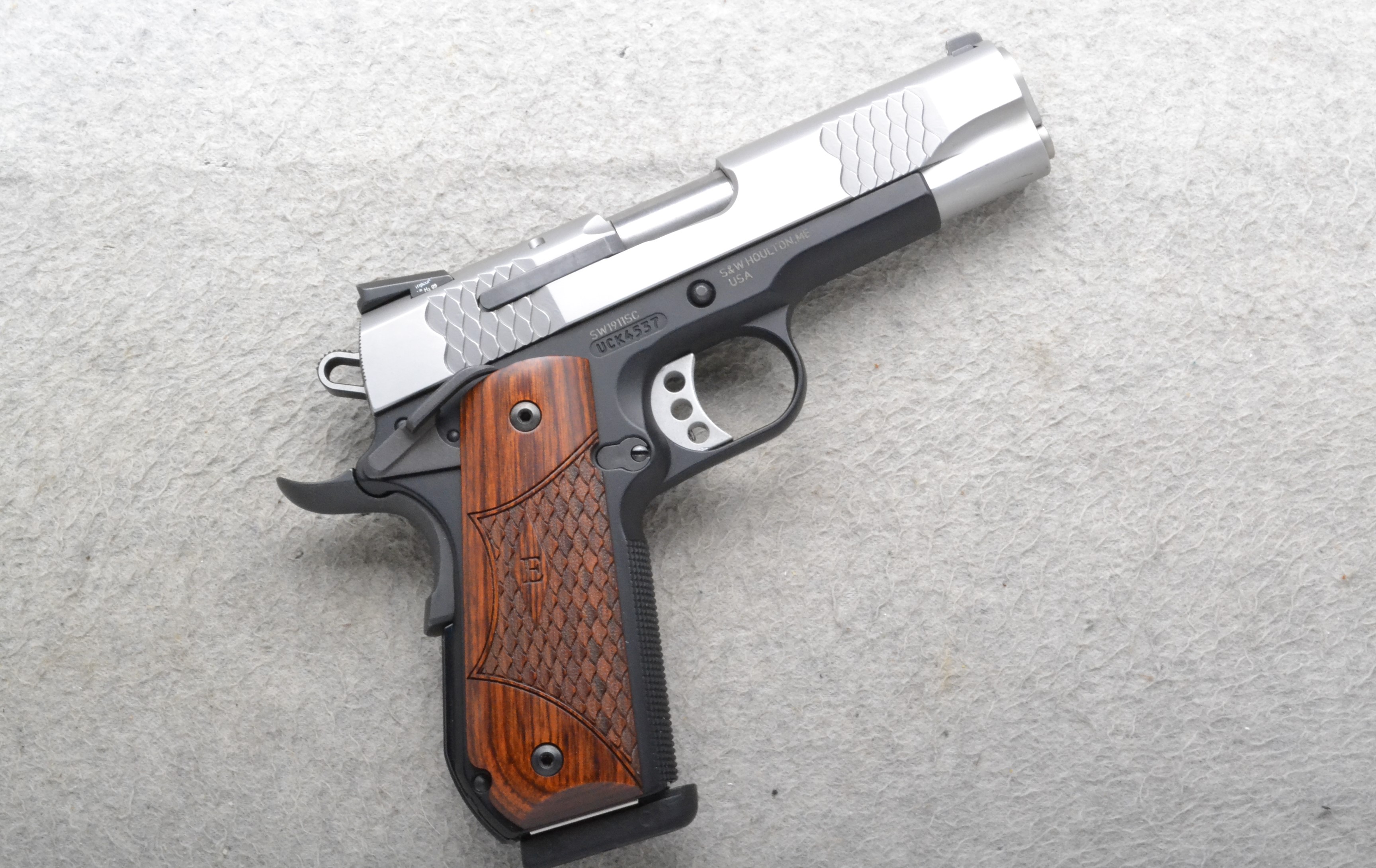 Smith & Wesson ~ SW1911SC ~ .45 Auto - Bass Pro Shops