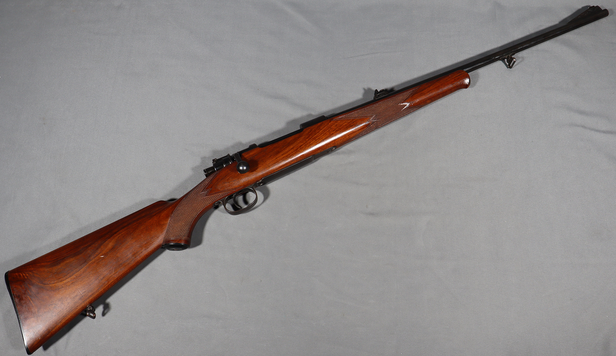 Image of No markings on rifle ~ Mauser action