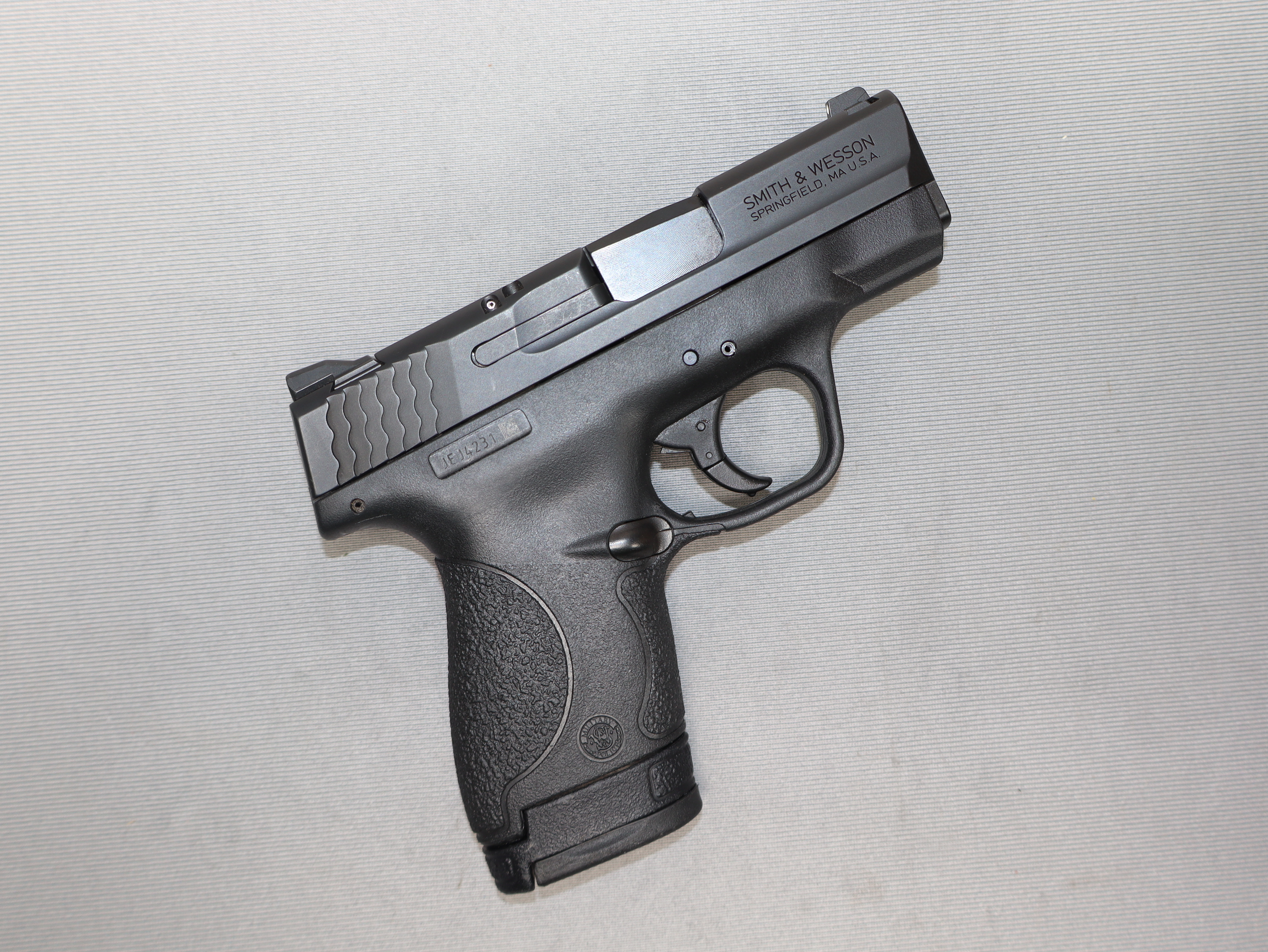 Smith &Wesson ~ M&ampP9 Shield ~ 9mm Luger - Smith & Wesson
