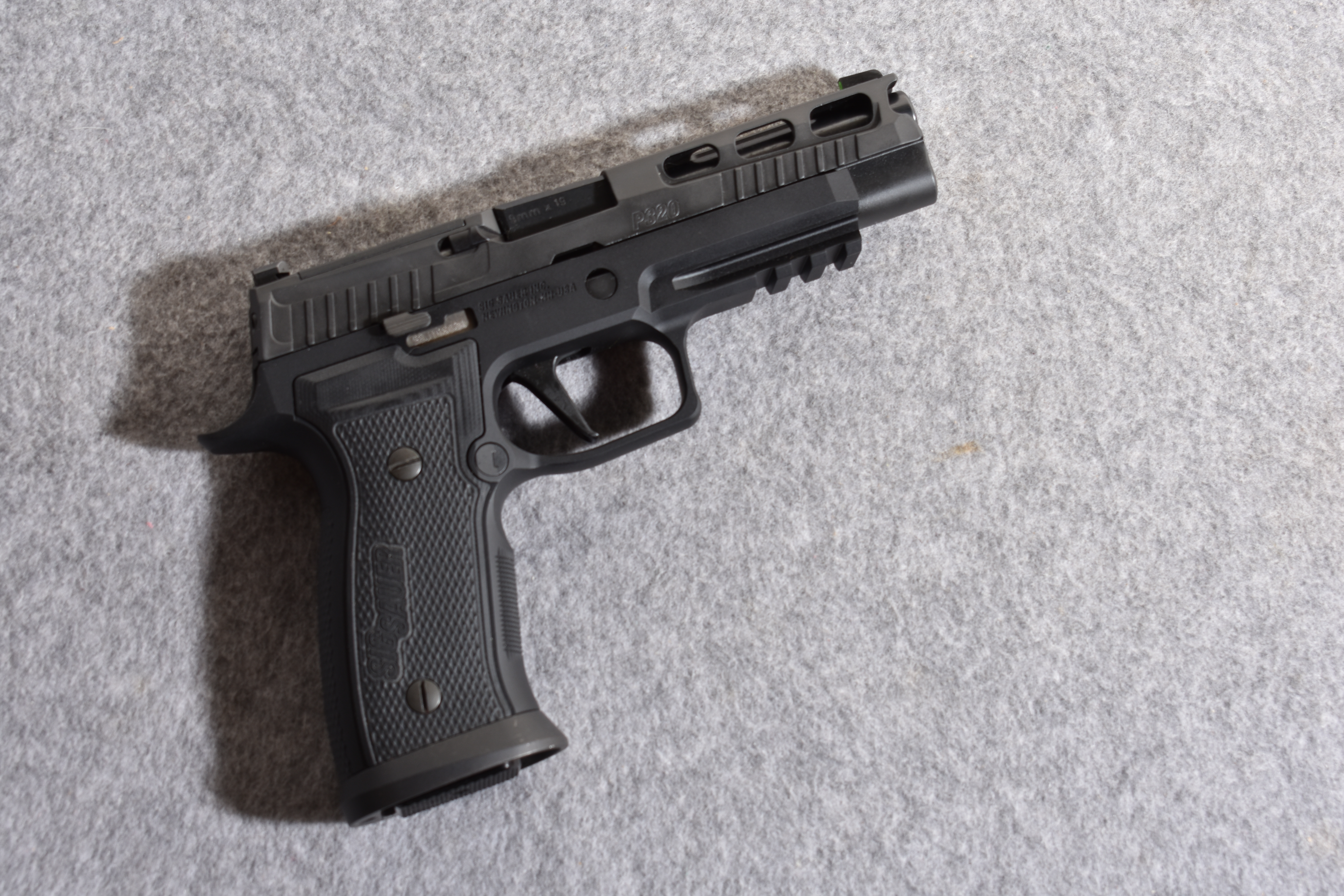 Image of SIG Sauer P320 9mm Semiautomatic Pistol