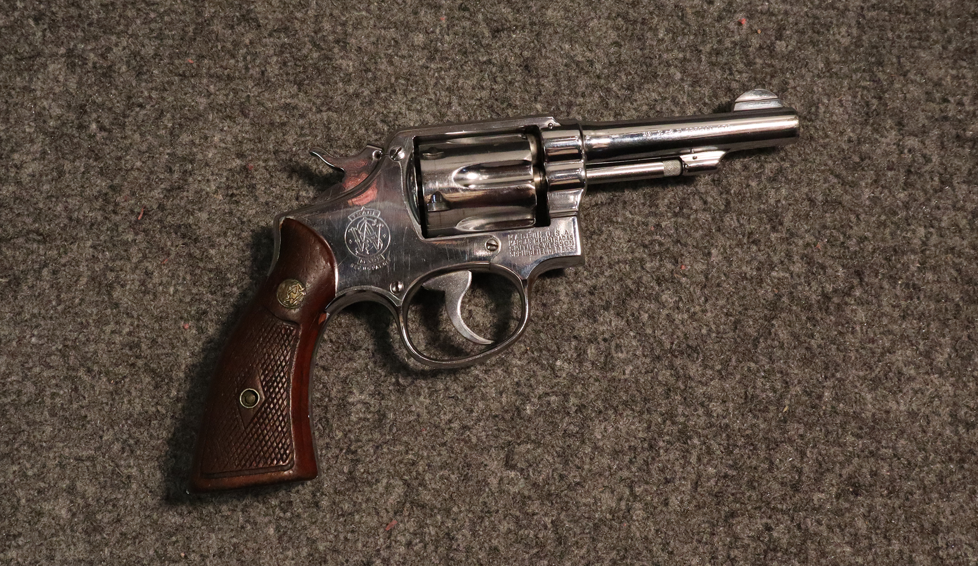 Smith &Wesson ~ Double Action Revolver ~ .38 Special (4841360) - Smith & Wesson