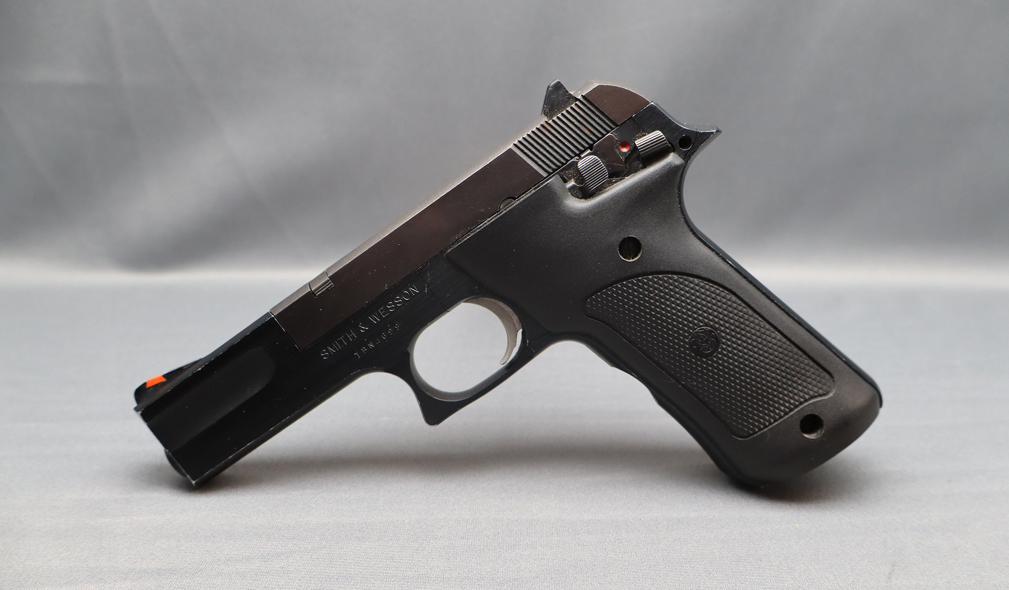 Image of Smith & Wesson ~ 422 ~ .22 LR