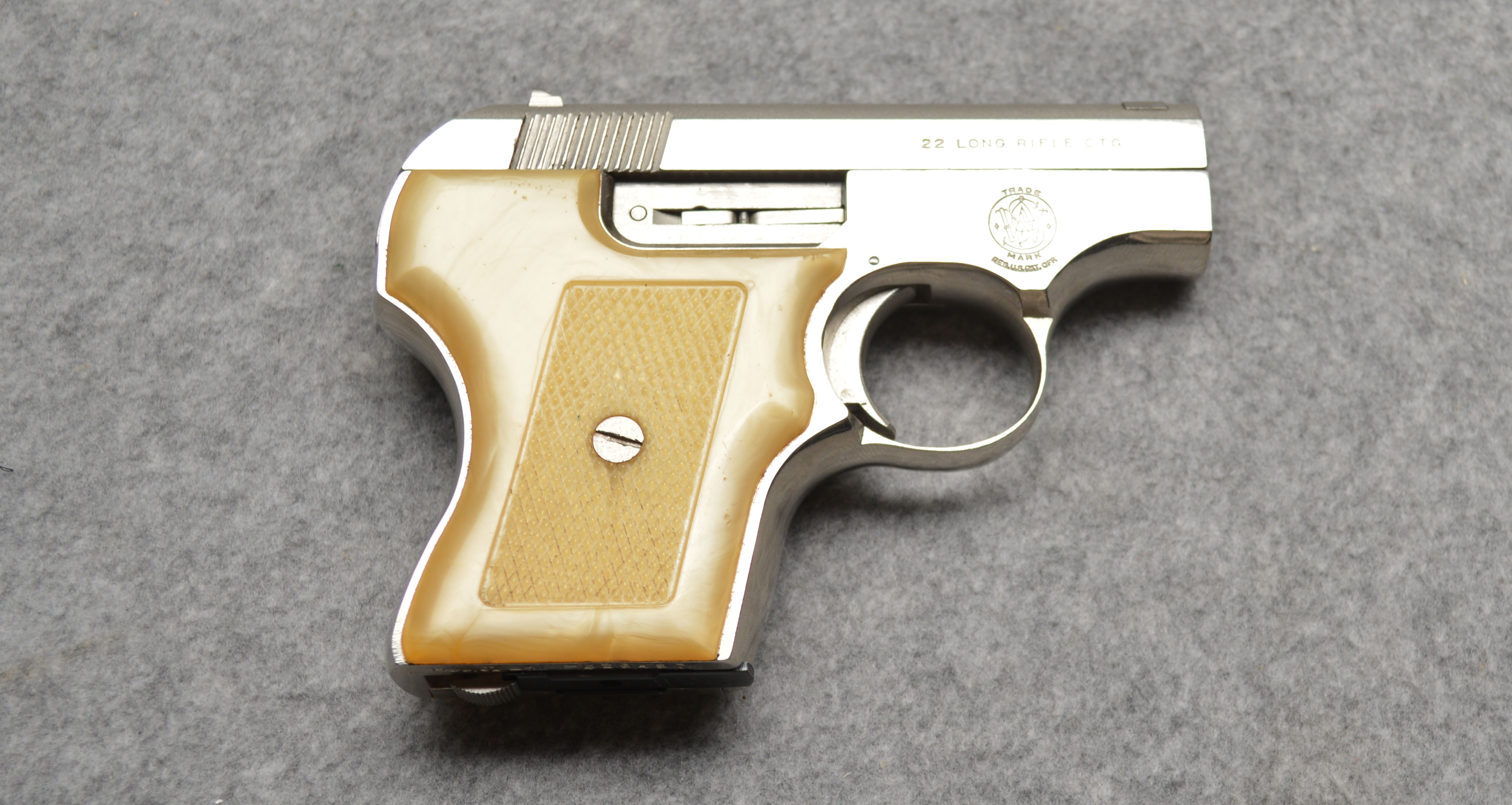 Image of Smith & Wesson ~ 61-2 ~ .22LR