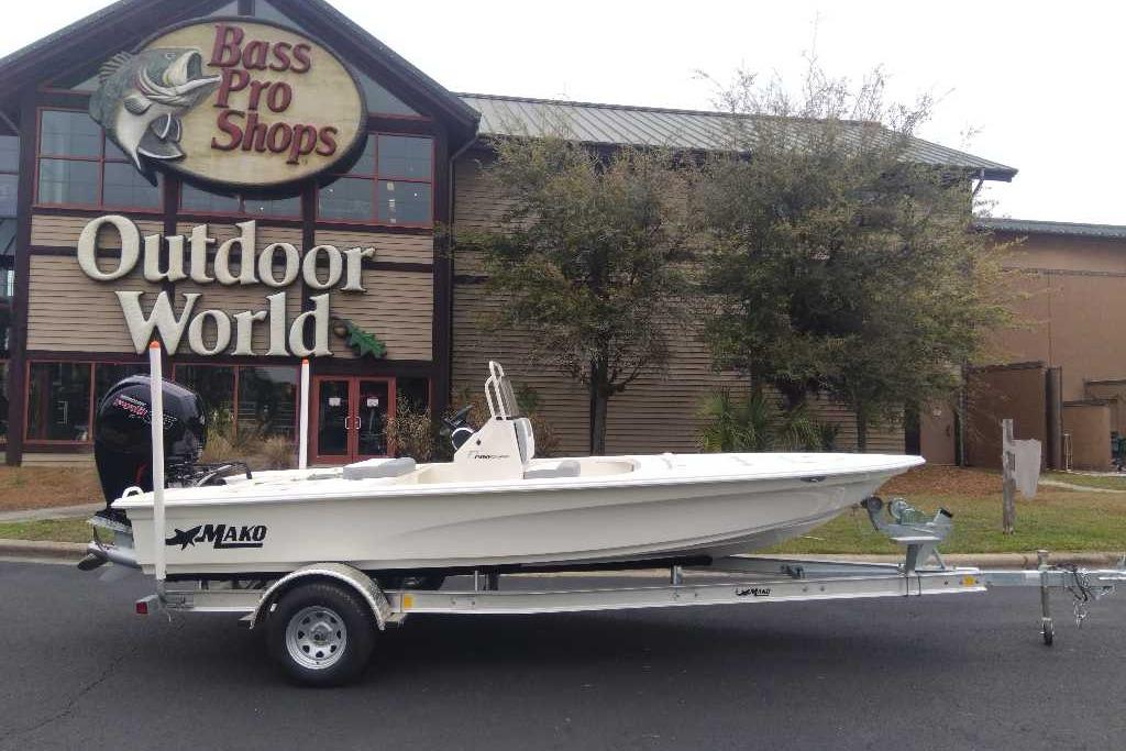 Image of 2026 MAKO 18 PRO SKIFF