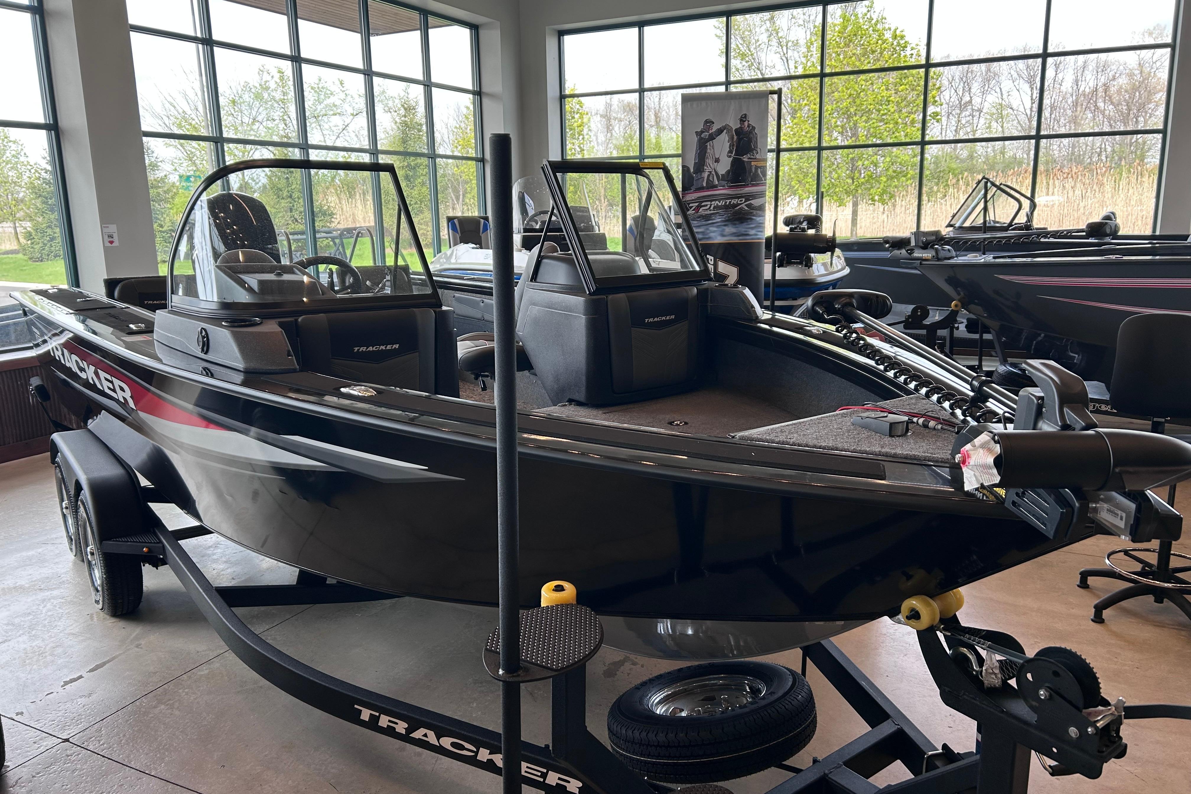 Image of 2026 TRACKER TARGA V-19 COMBO