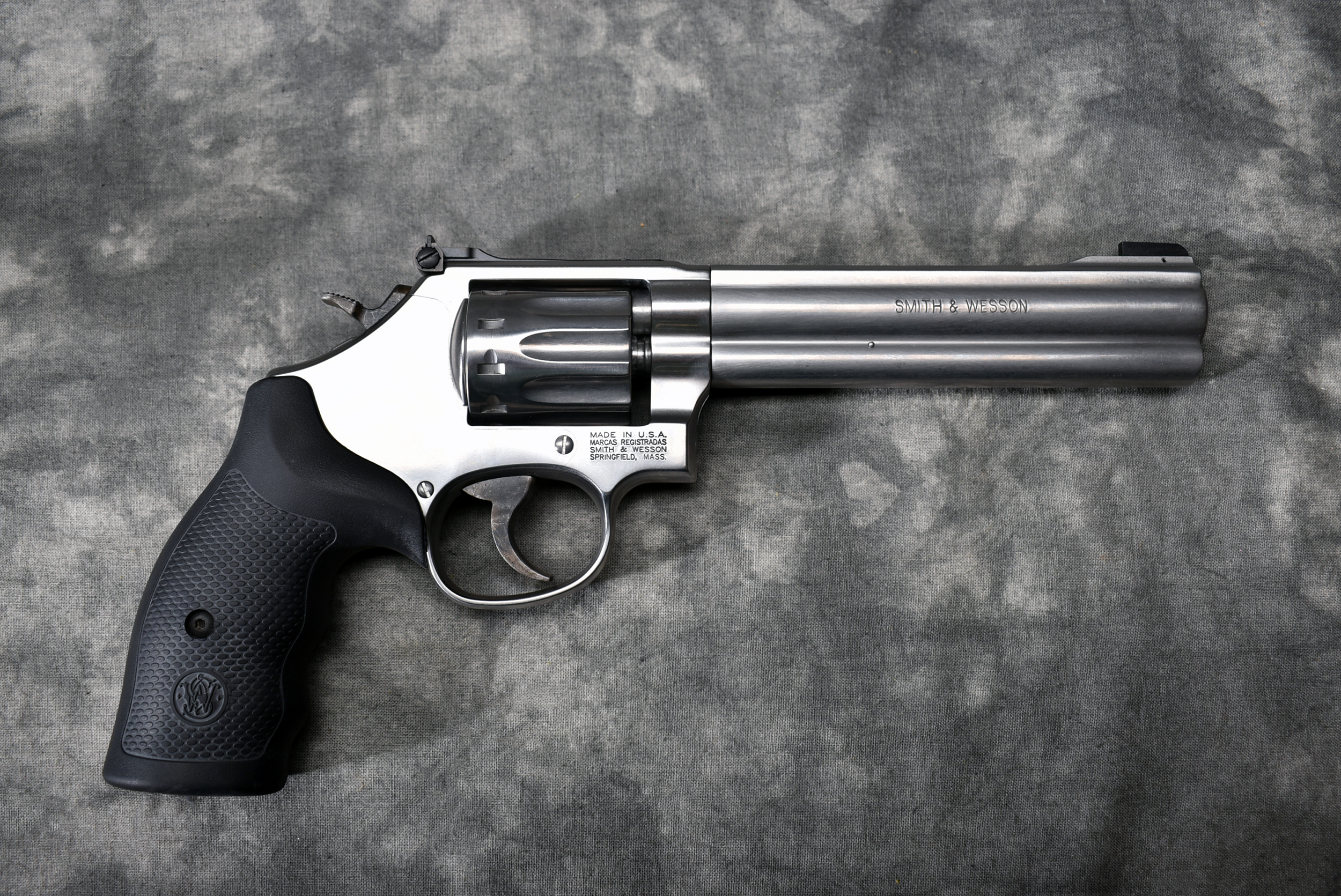 Image of Smith & Wesson ~ 617-6 ~ .22 LR