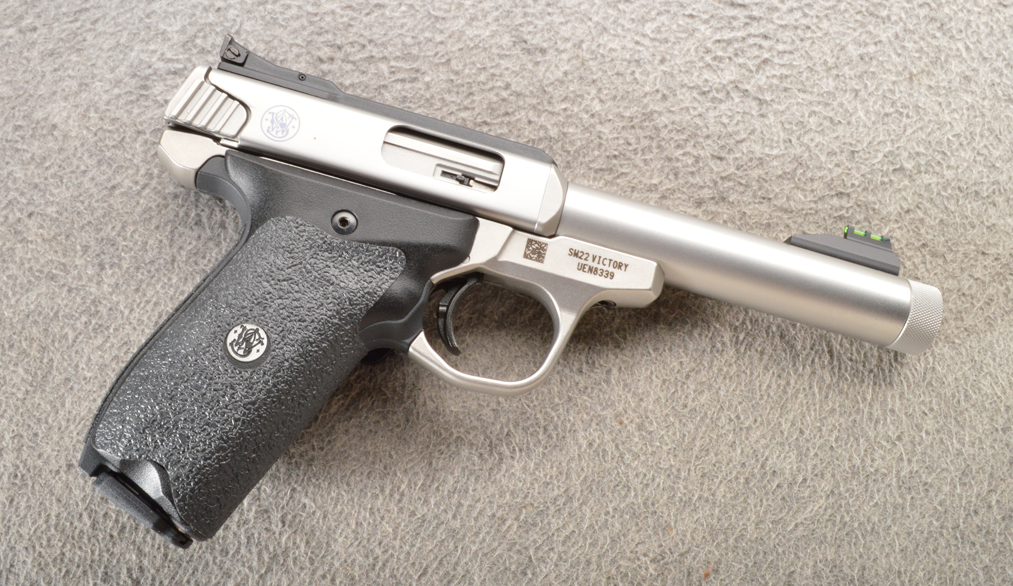 Image of Smith & Wesson ~ SW22 Victory ~ Threaded ~ .22 Long Rifle