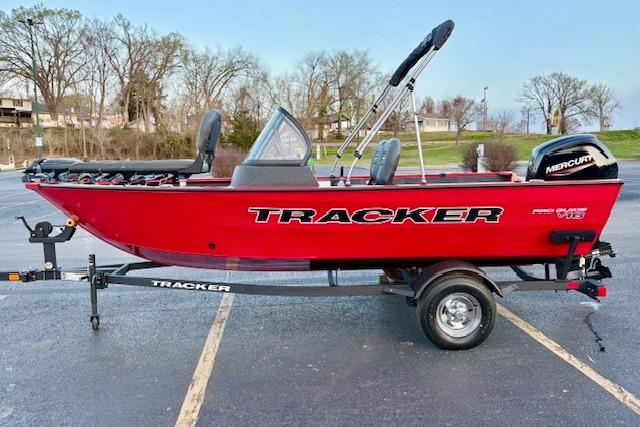 Image of 2026 TRACKER PRO GUIDE V-16 WT