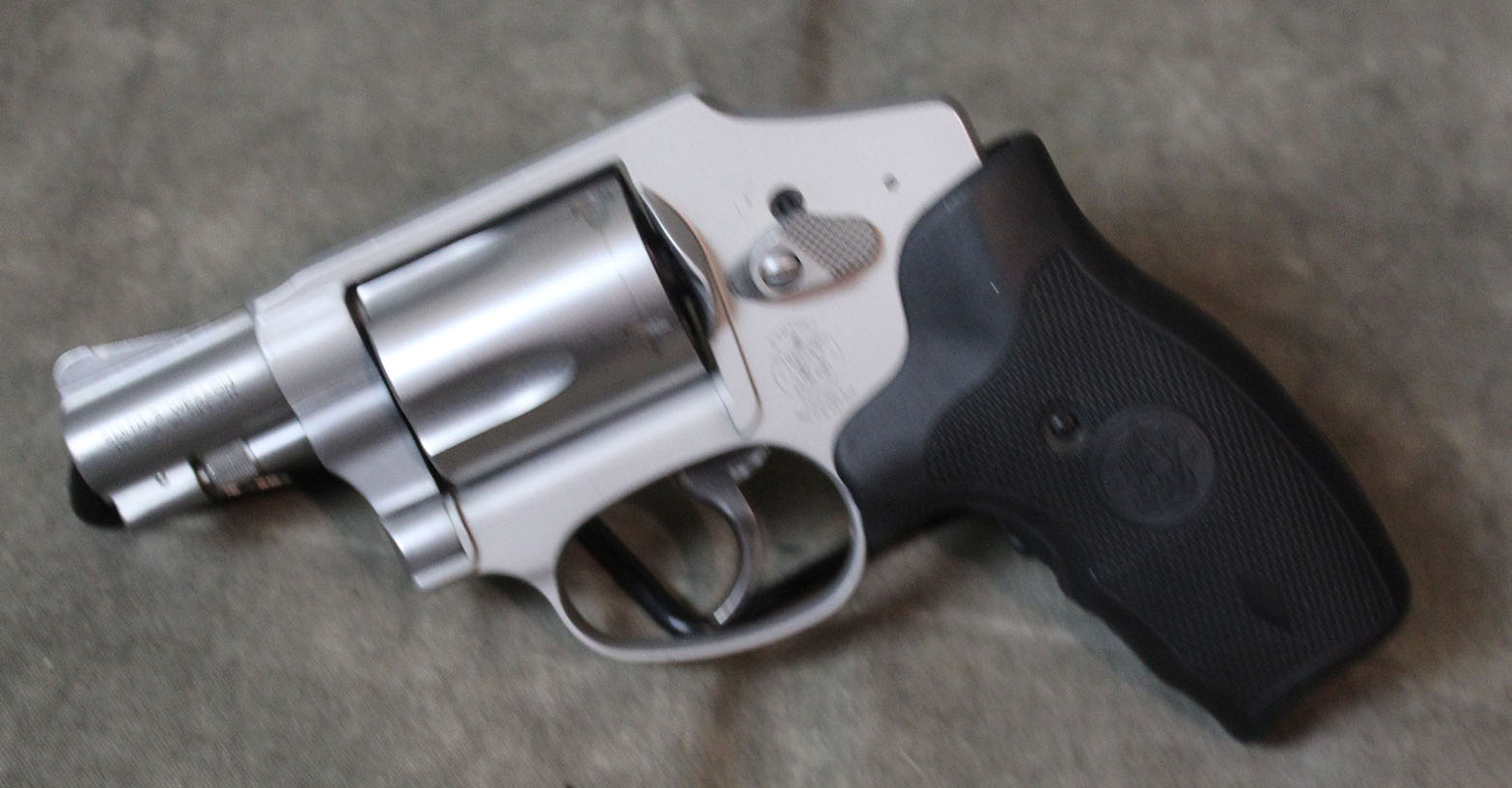 Smith & Wesson ~ Airweight ~ .38
