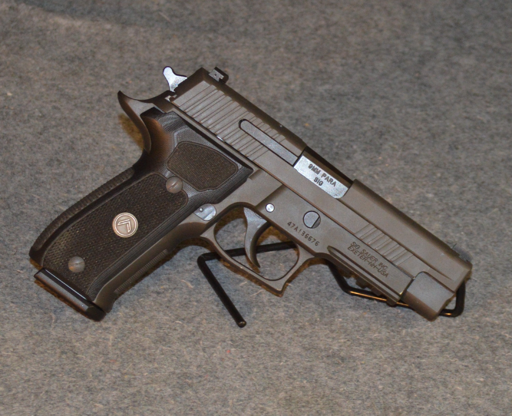 Sig Sauer ~ P226 ~ 9mm Luger - Sig Sauer