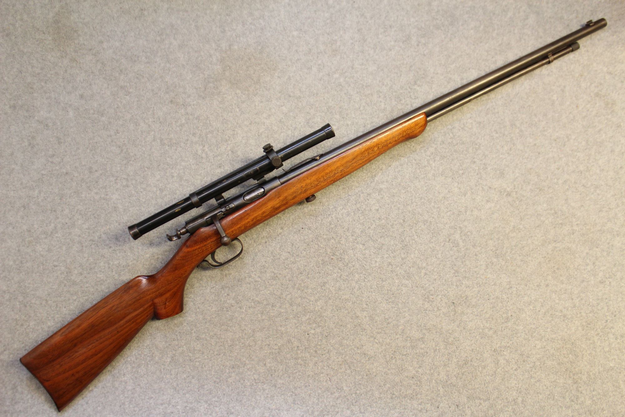 Mossberg ~ Model R ~ .22 LR - Mossberg