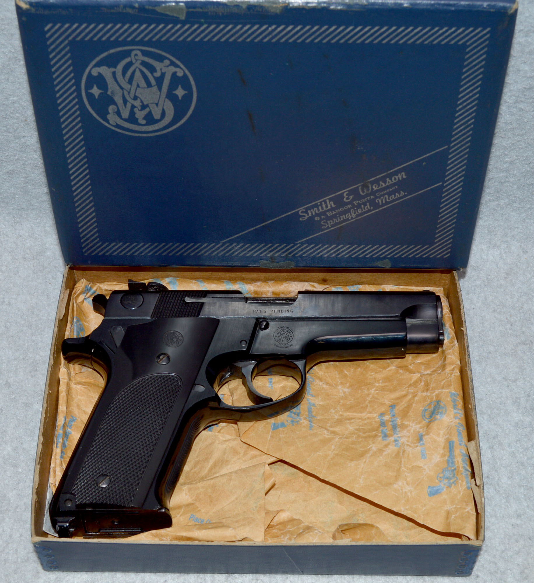 Image of Smith & Wesson ~ Model 59 ~ 9mm Auto