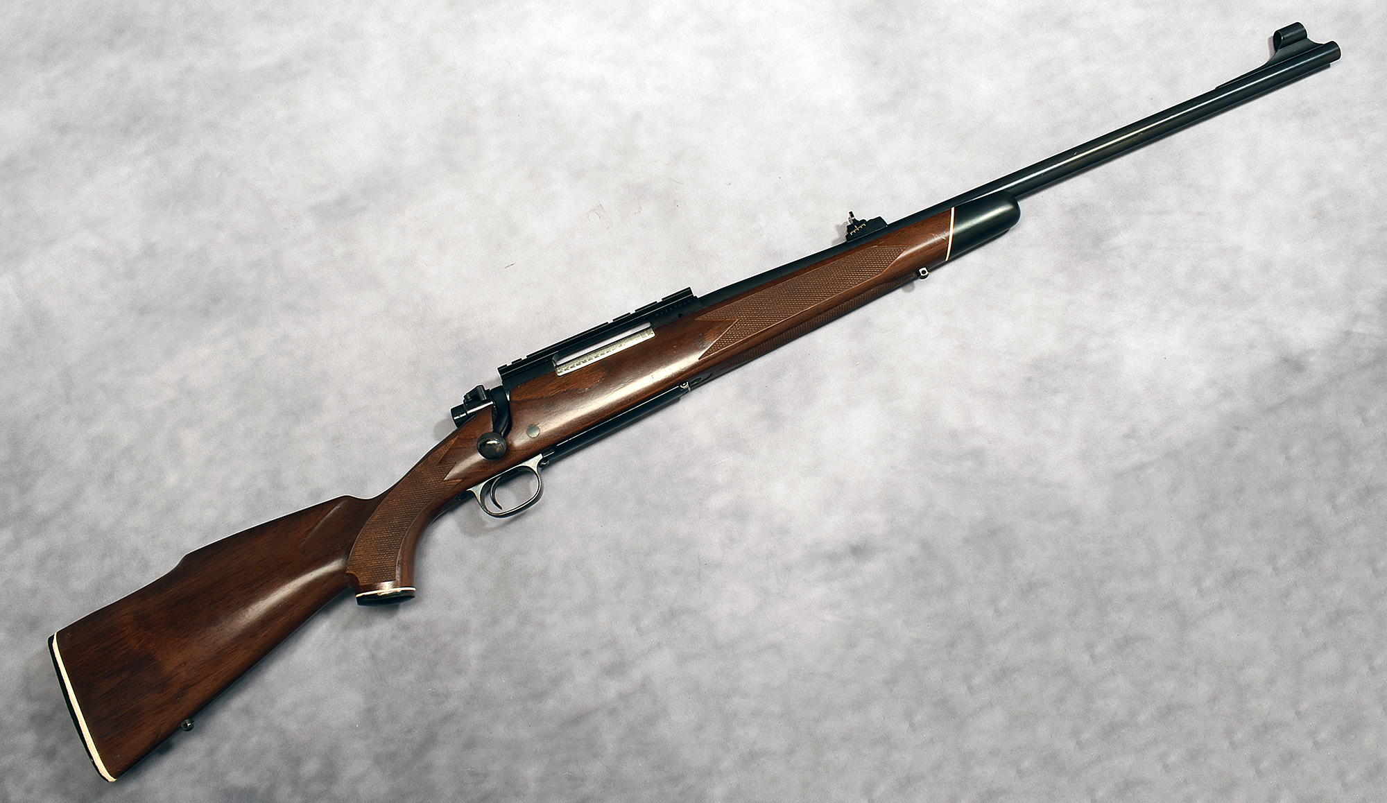 WINCHESTER ~ 70 ~ .30-06 SPRINGFIELD - Winchester