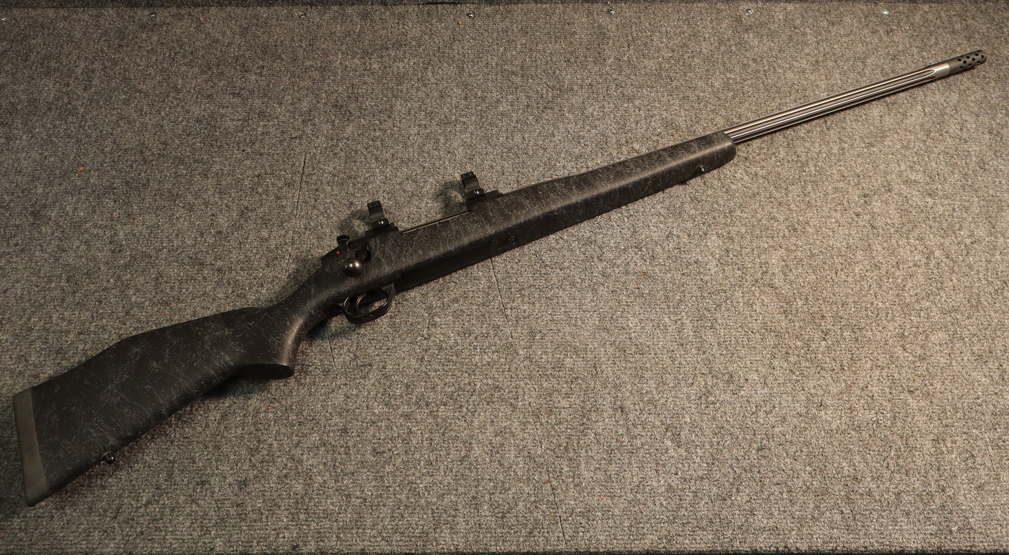 Image of Weatherby ~ Mark V ~ .300 Winchester Magnum (4879272)