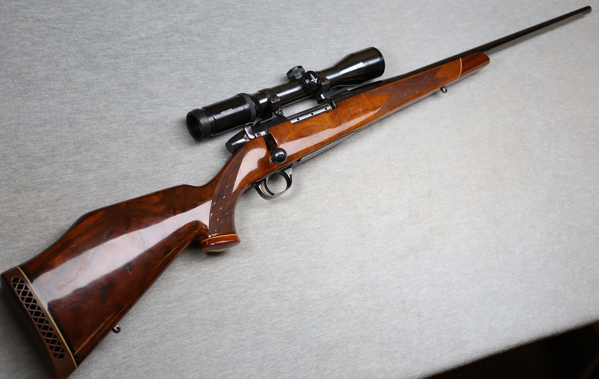 Image of Weatherby ~ Mark V ~ .340 WBY MAG