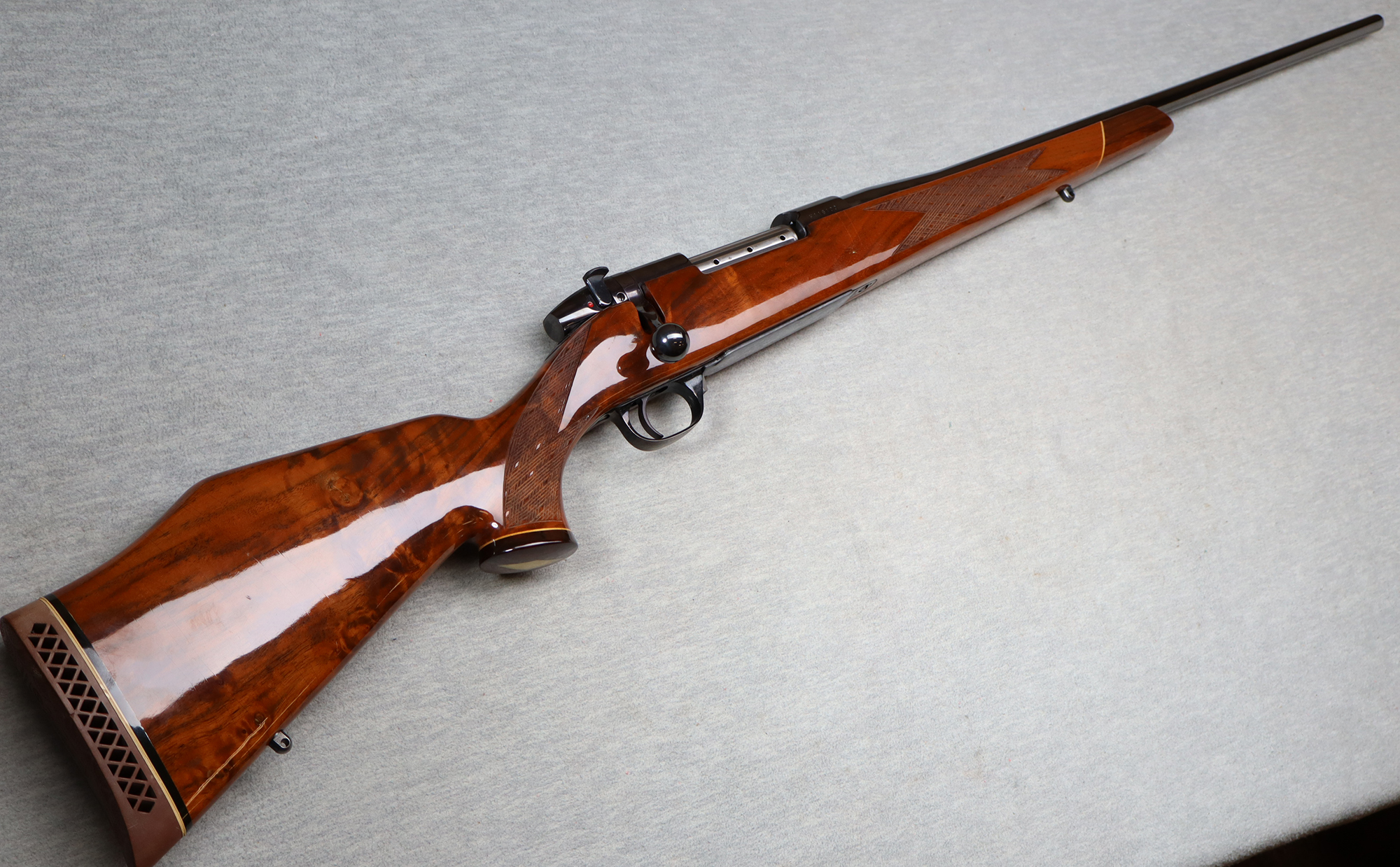 Weatherby ~ Mark V ~ .300 WBY MAG - Weatherby