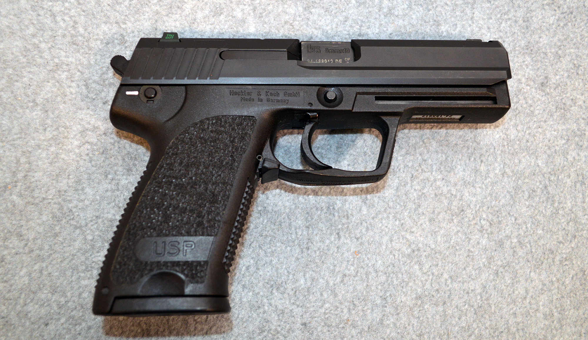 Image of Heckler & Koch ~ USP ~ 9mm